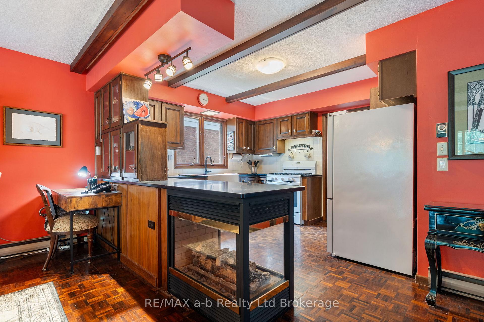 Photo 10 of 13 Segal Drive, Tillsonburg — HOMEH