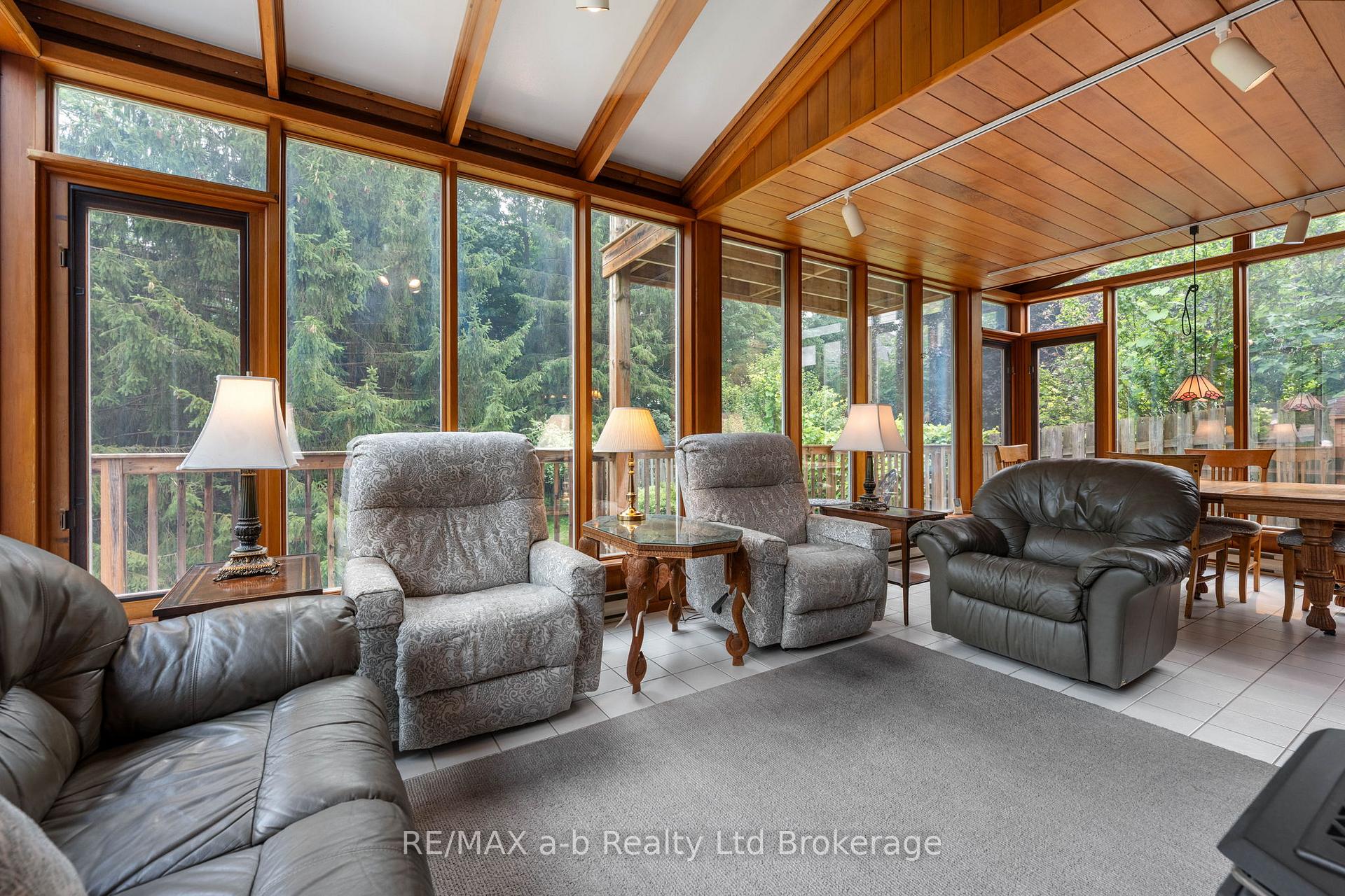 Photo 15 of 13 Segal Drive, Tillsonburg — HOMEH