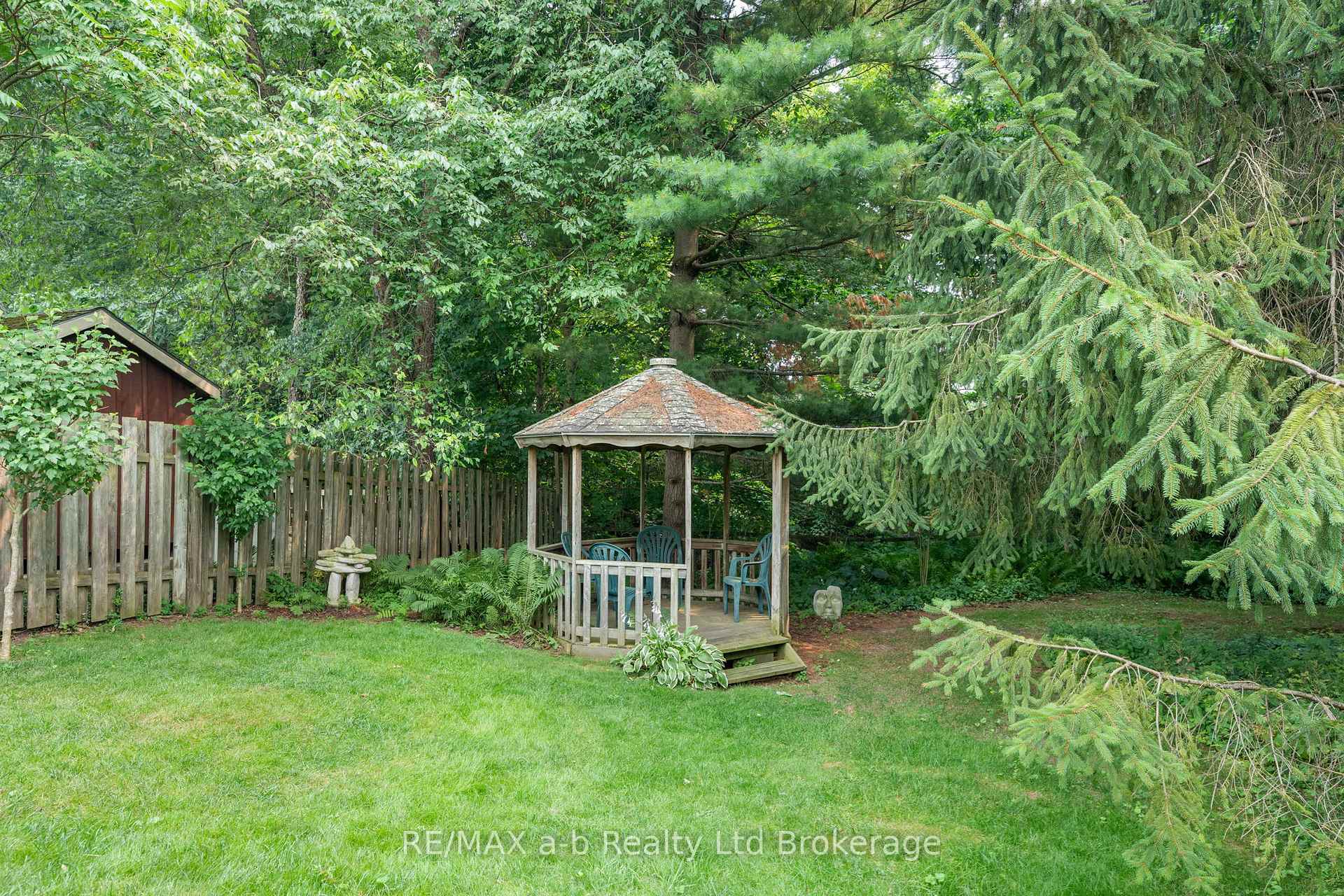 Photo 31 of 13 Segal Drive, Tillsonburg — HOMEH