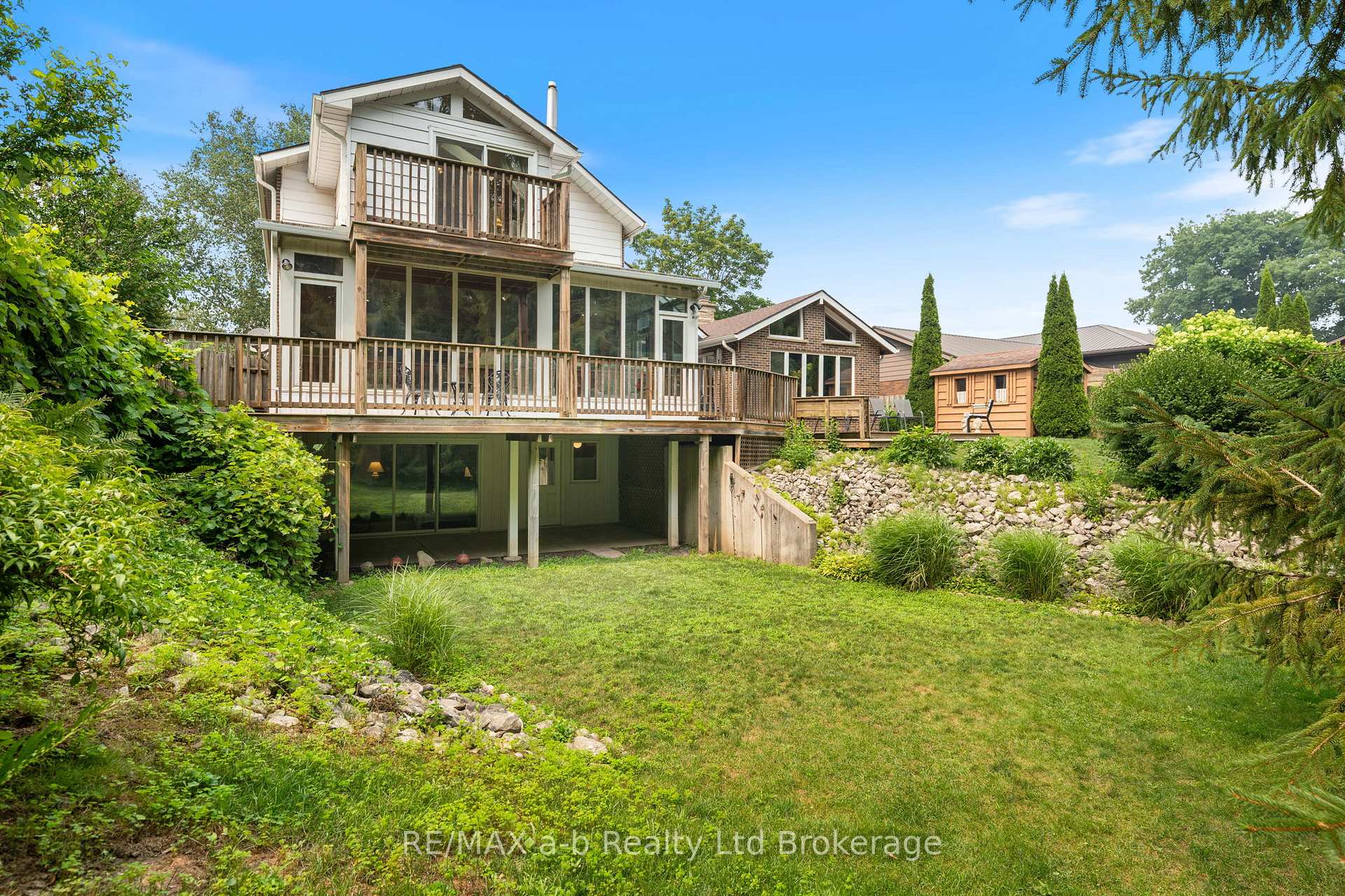 Photo 32 of 13 Segal Drive, Tillsonburg — HOMEH