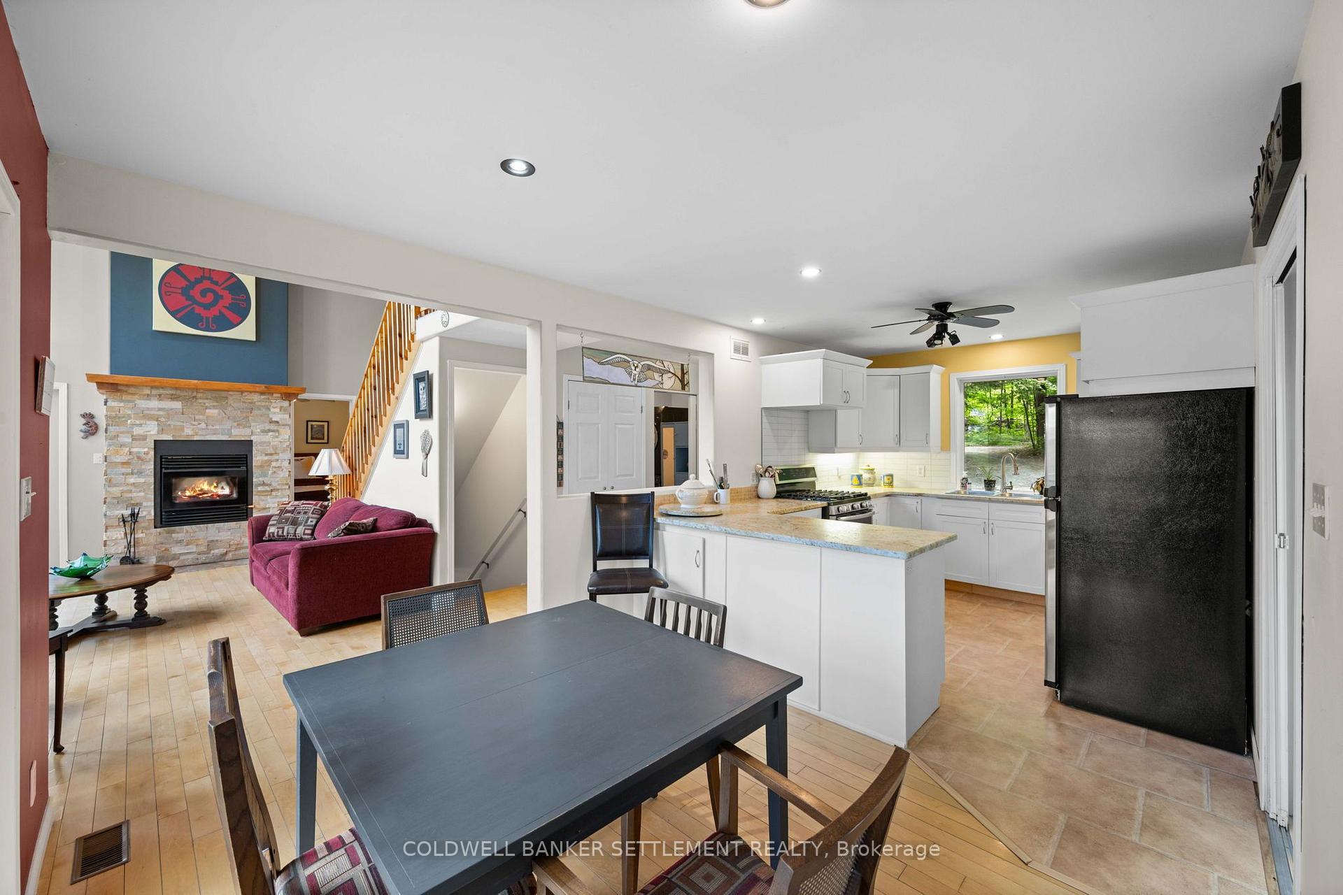 Photo 16 of 812 Douglas Lane, Tay Valley, Bathurst/Burgess & Sherbrooke (South Sherbrooke) Twp — HOMEH