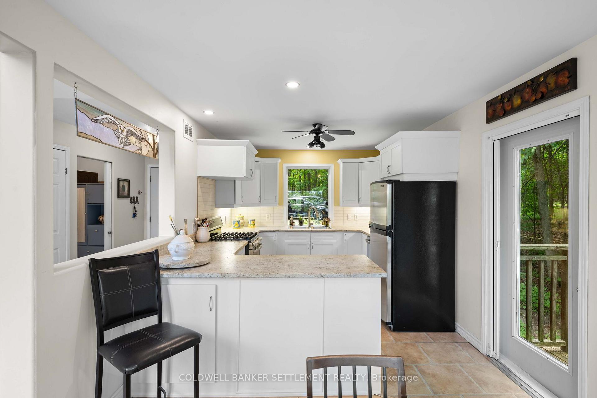 Photo 18 of 812 Douglas Lane, Tay Valley, Bathurst/Burgess & Sherbrooke (South Sherbrooke) Twp — HOMEH