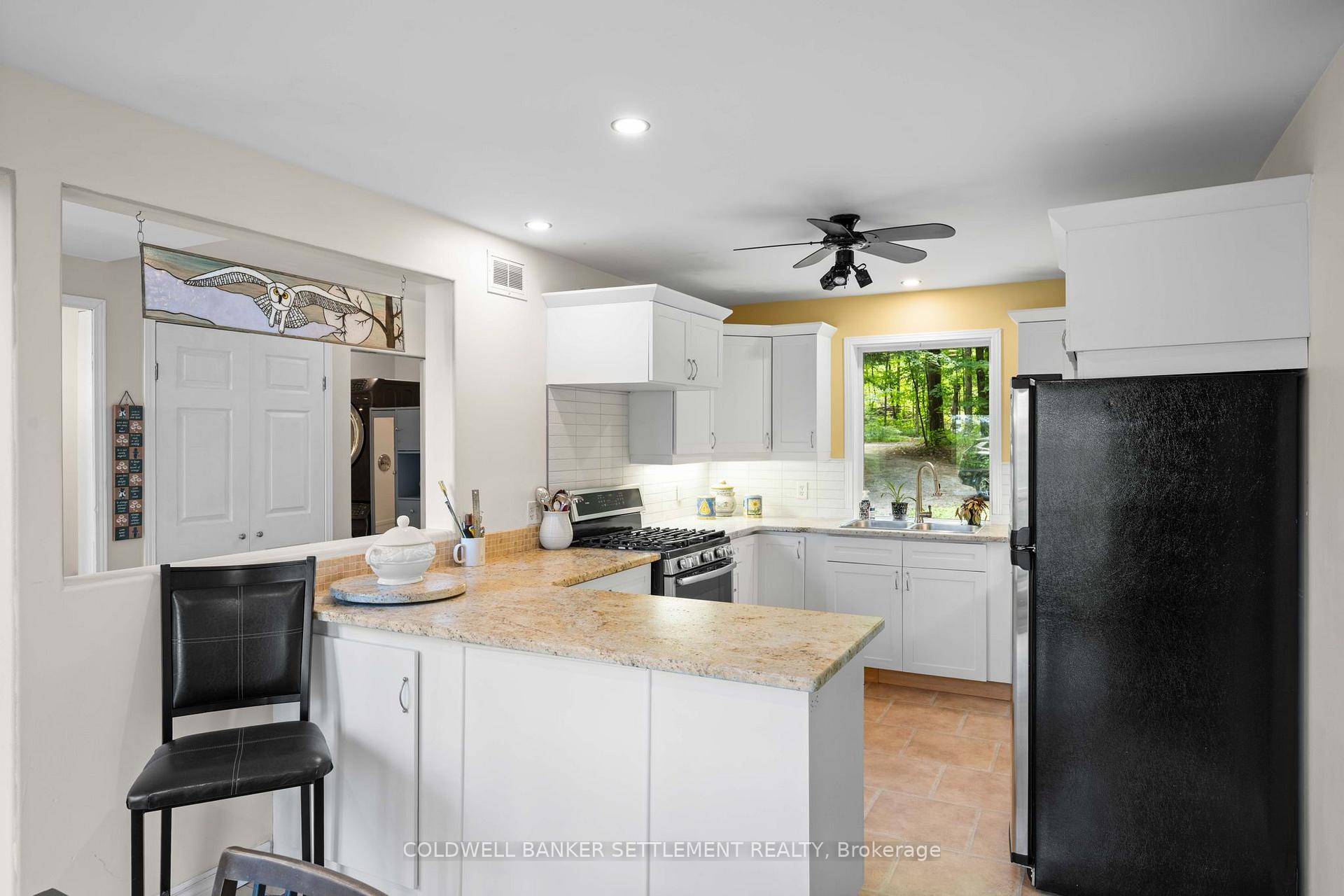 Photo 20 of 812 Douglas Lane, Tay Valley, Bathurst/Burgess & Sherbrooke (South Sherbrooke) Twp — HOMEH