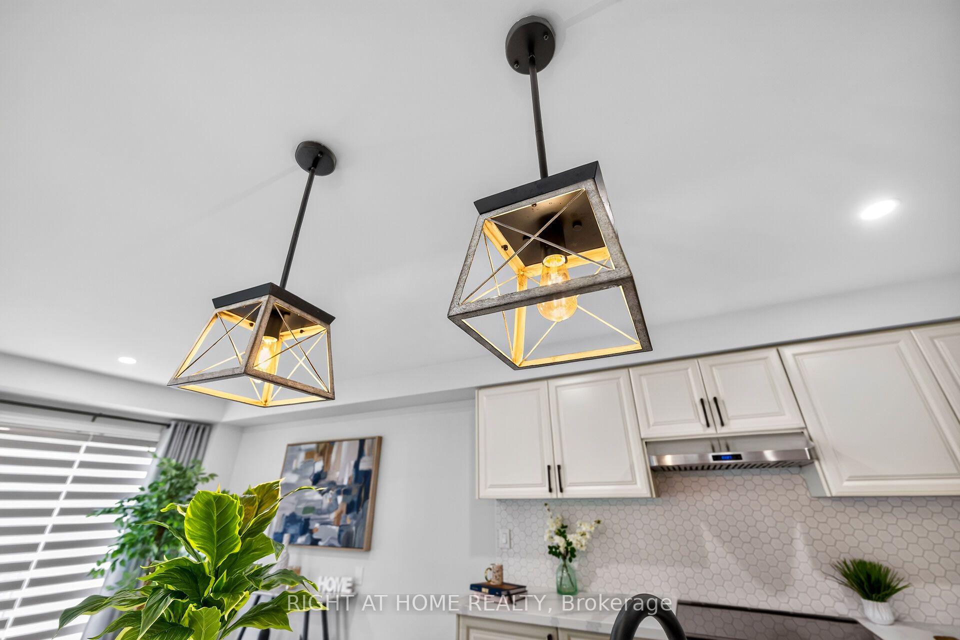 Photo 14 of 31 McCargow Drive, Haldimand — HOMEH