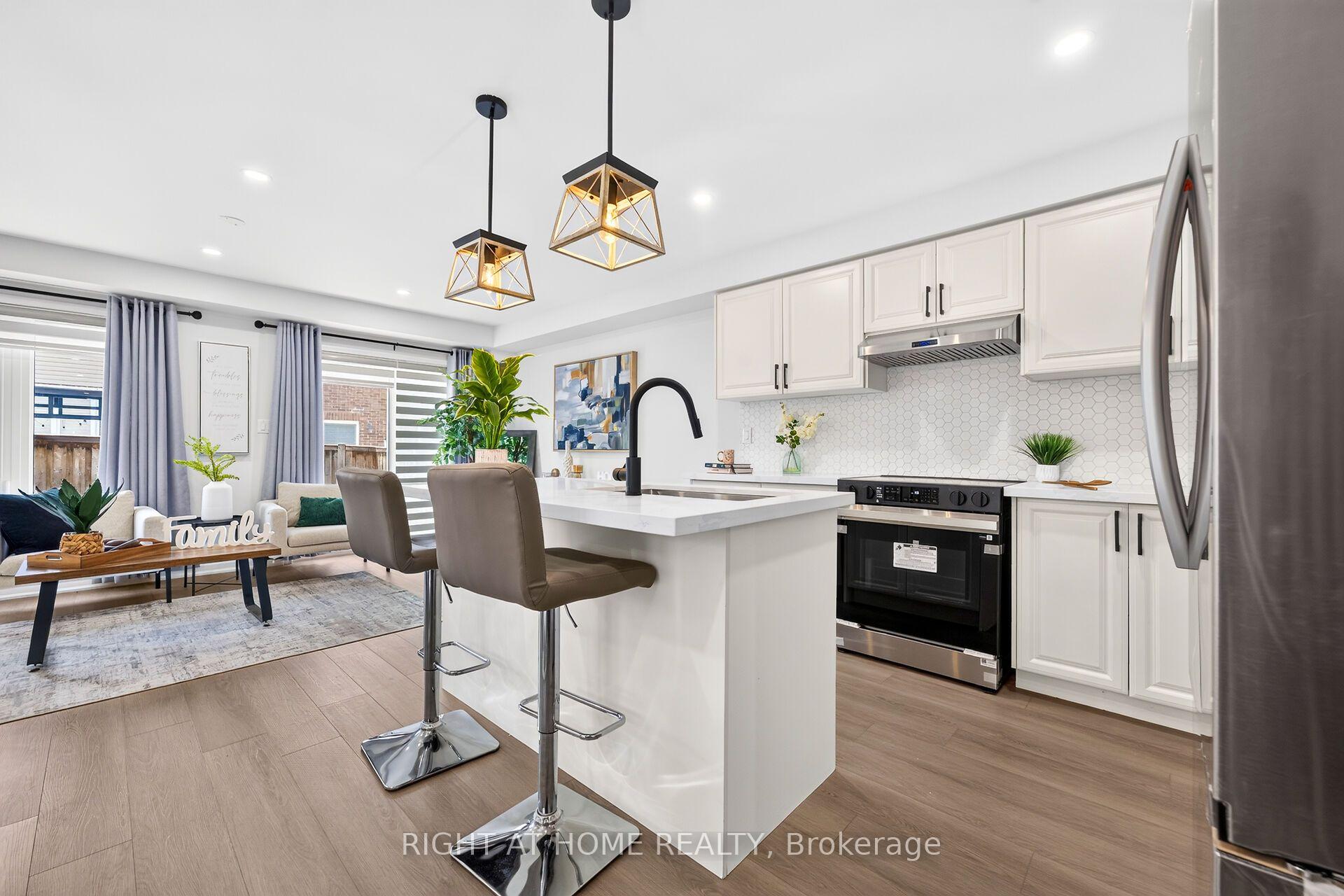 Photo 15 of 31 McCargow Drive, Haldimand — HOMEH