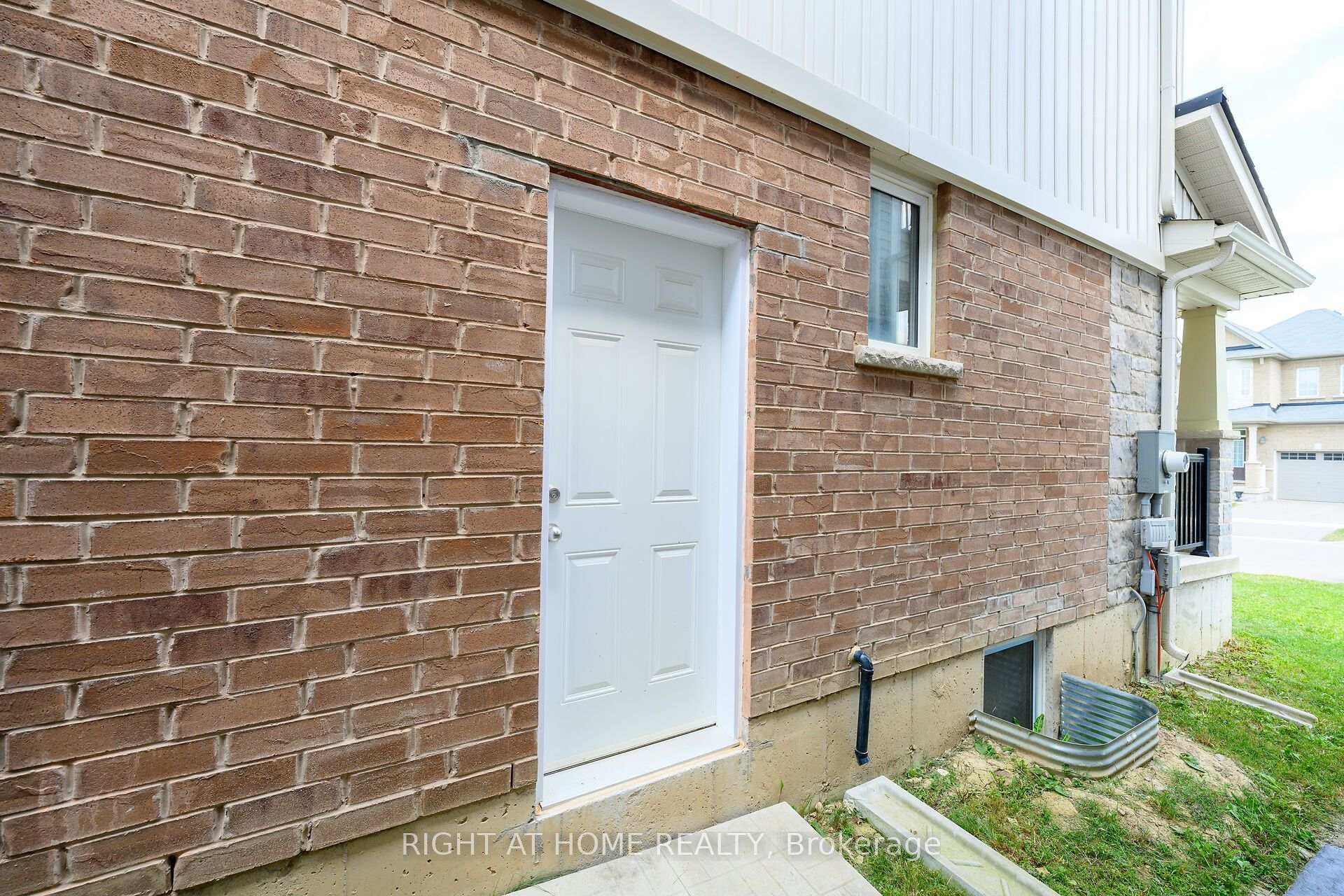 Photo 48 of 31 McCargow Drive, Haldimand — HOMEH