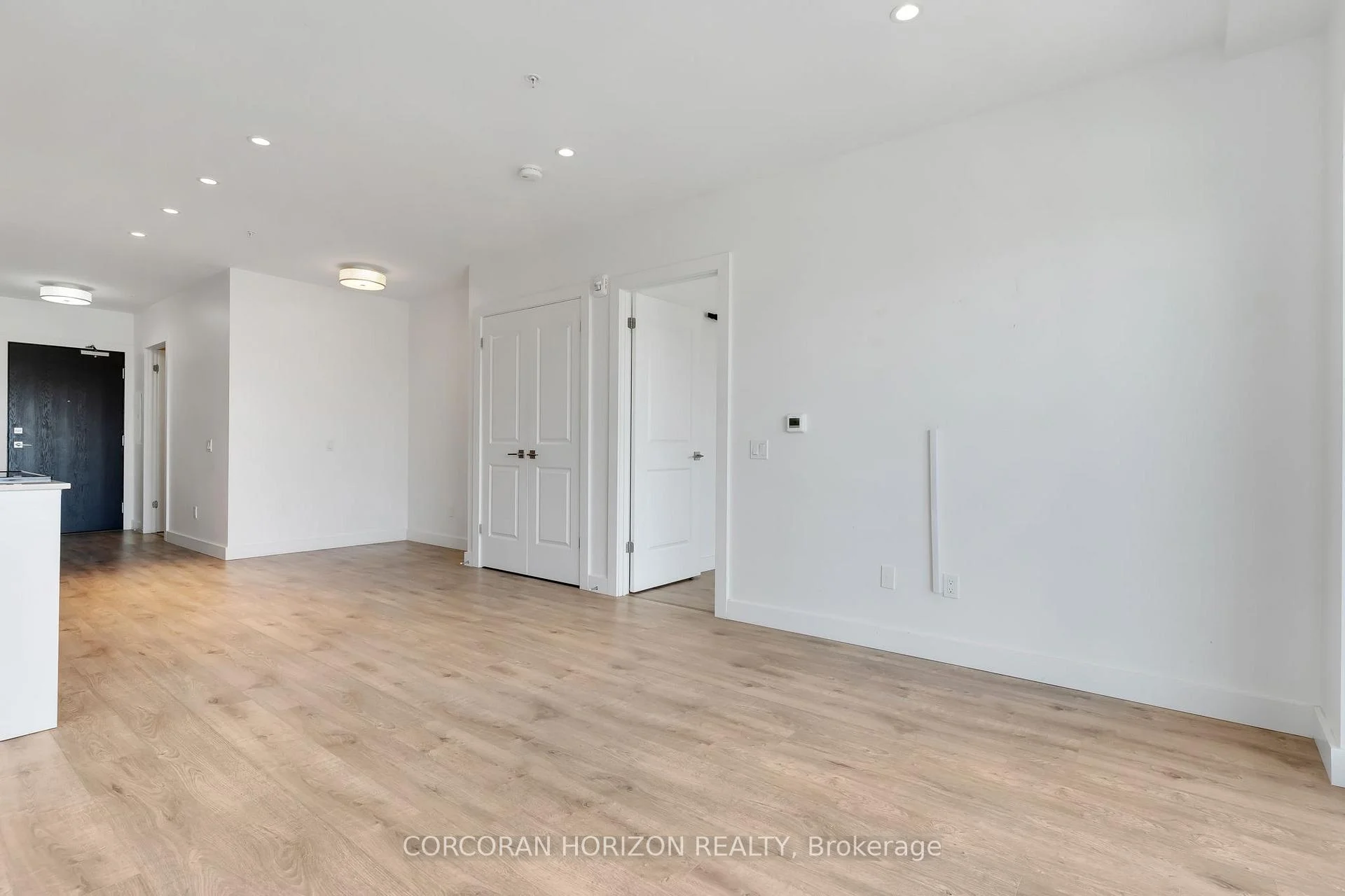Photo 13 of Unit 903, 50 Grand Avenue S, Cambridge, Downtown Cambridge — HOMEH