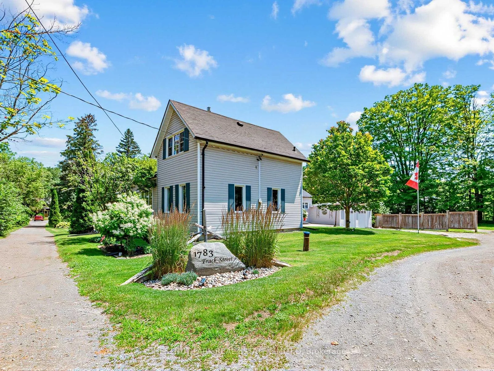 Photo 4 of 1783 Track Street, Pickering, Rural Pickering — HOMEH