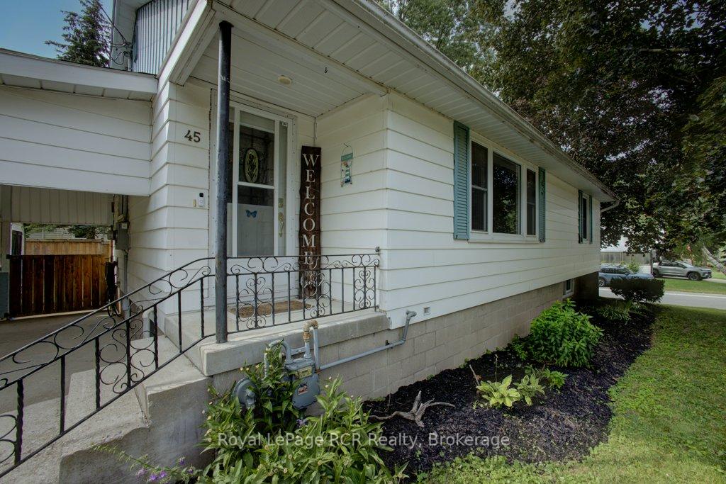 Photo 3 of 45 William Street E, Minto — HOMEH