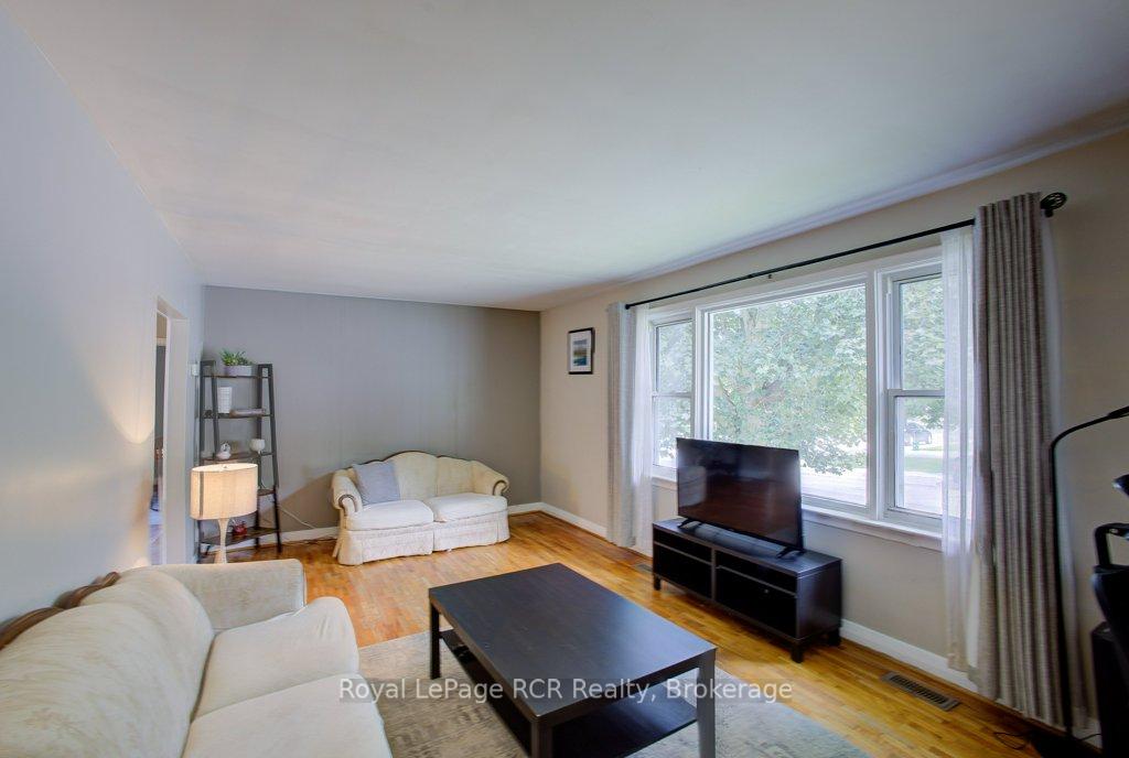 Photo 5 of 45 William Street E, Minto — HOMEH