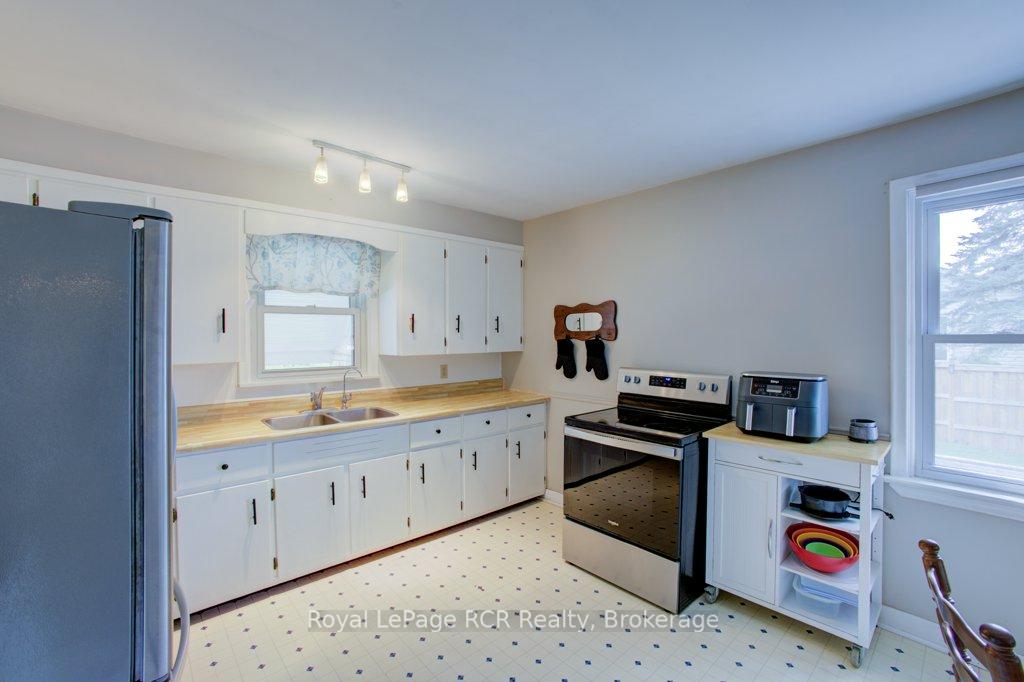 Photo 10 of 45 William Street E, Minto — HOMEH