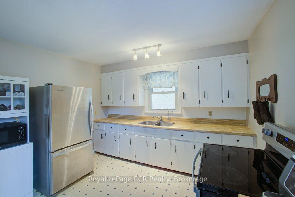 Photo 11 of 45 William Street E, Minto — HOMEH