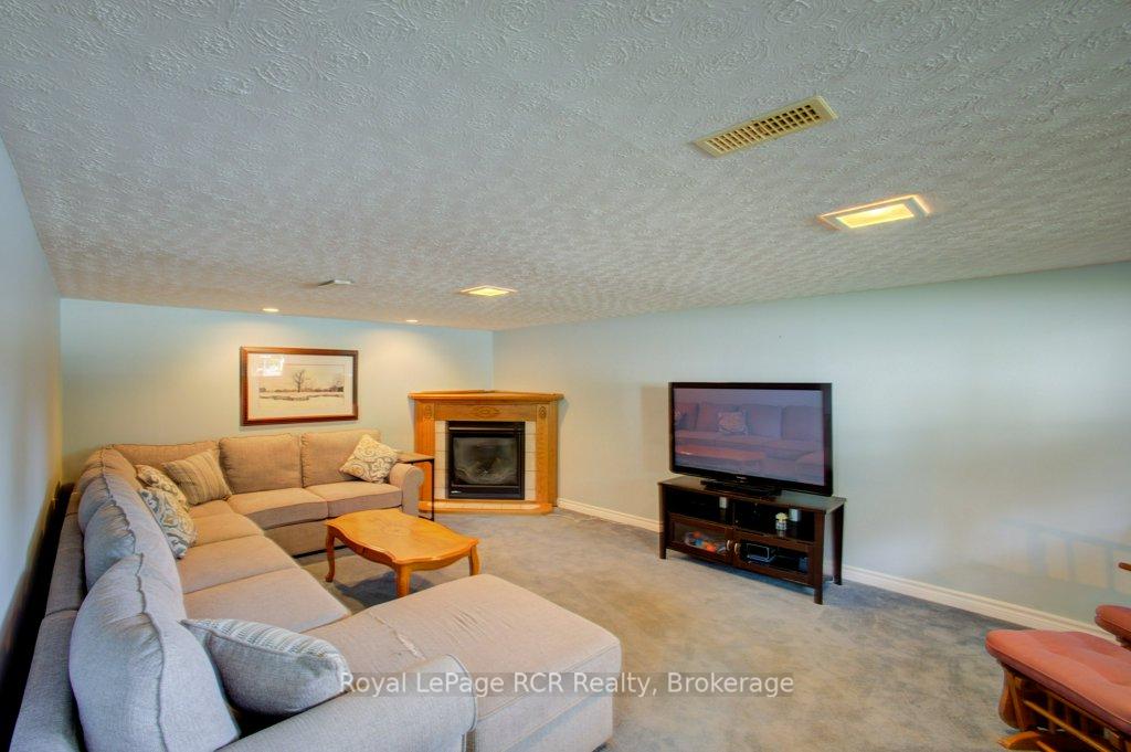 Photo 20 of 45 William Street E, Minto — HOMEH