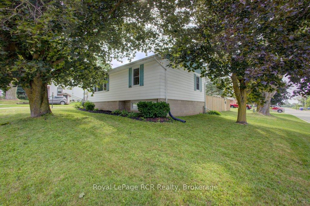 Photo 23 of 45 William Street E, Minto — HOMEH