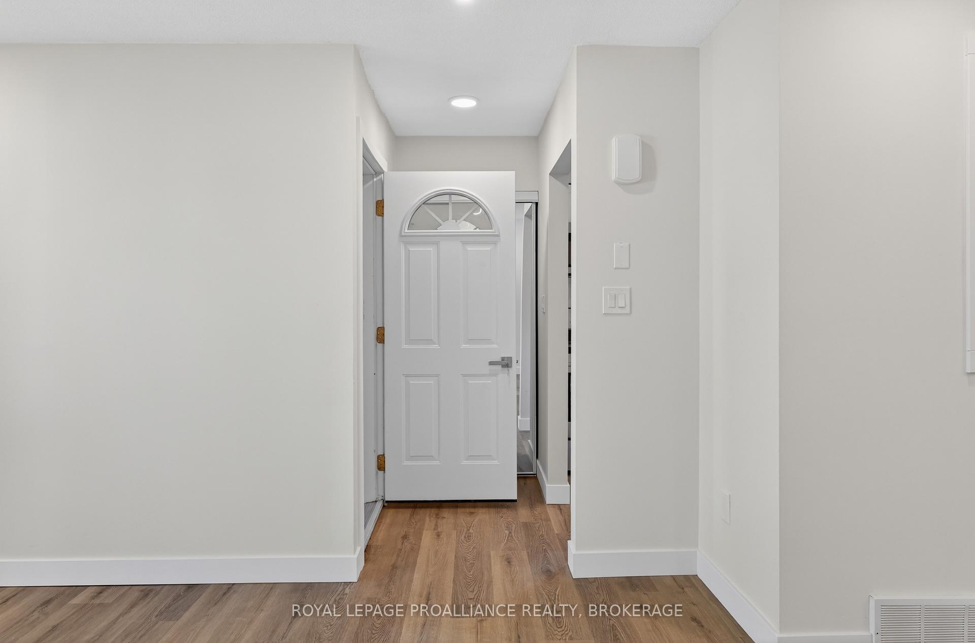 Photo 3 of 1088 Pinewood Place, Kingston, City Northwest — HOMEH