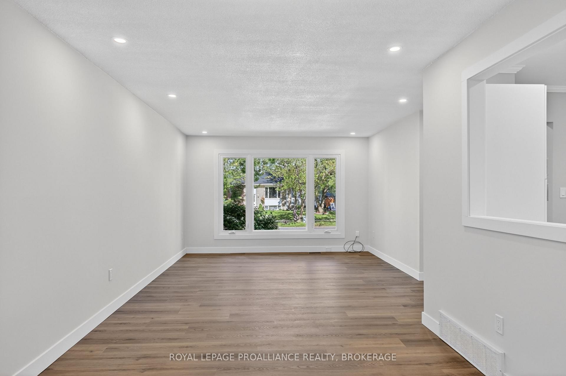 Photo 5 of 1088 Pinewood Place, Kingston, City Northwest — HOMEH