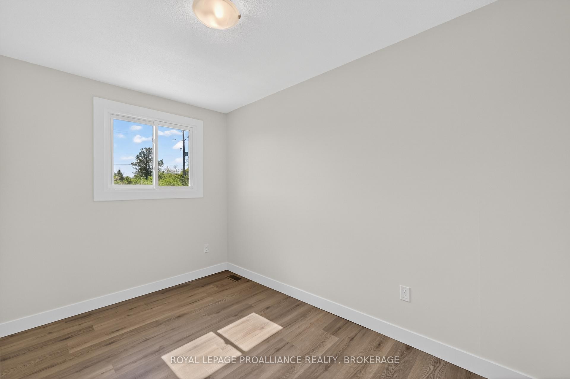 Photo 18 of 1088 Pinewood Place, Kingston, City Northwest — HOMEH