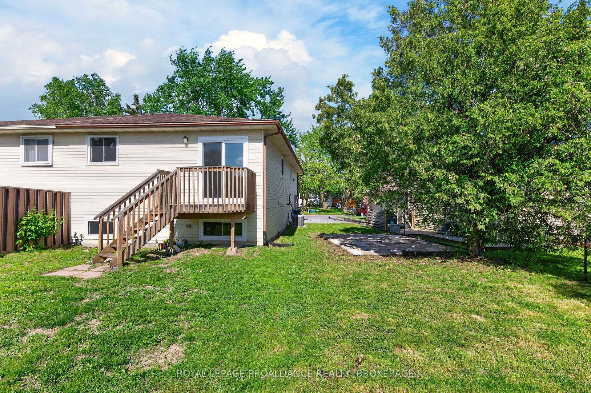Photo 35 of 1088 Pinewood Place, Kingston, City Northwest — HOMEH