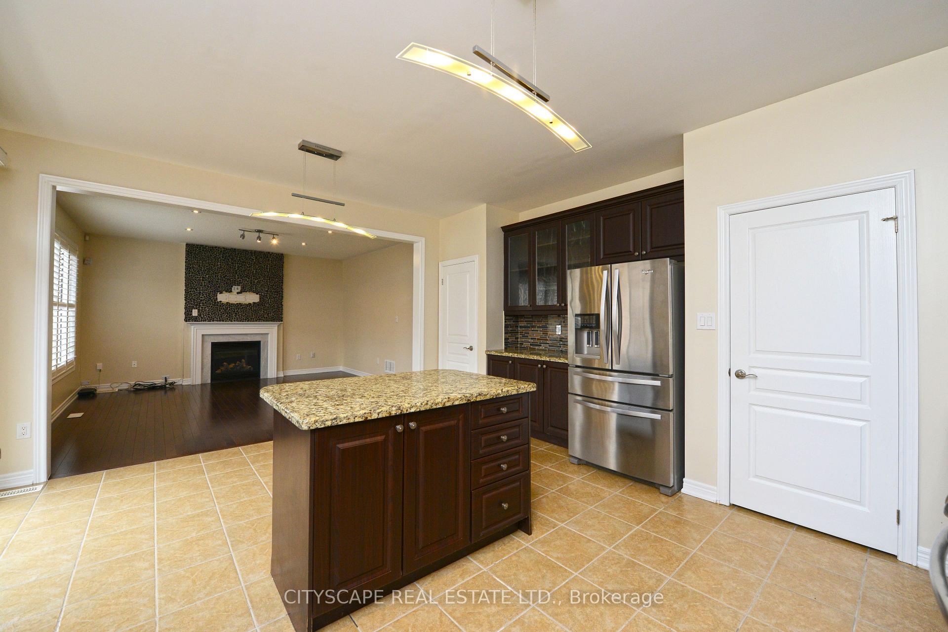 Photo 9 of 32 Fallmeadow Circle, Brampton, Credit Valley — HOMEH