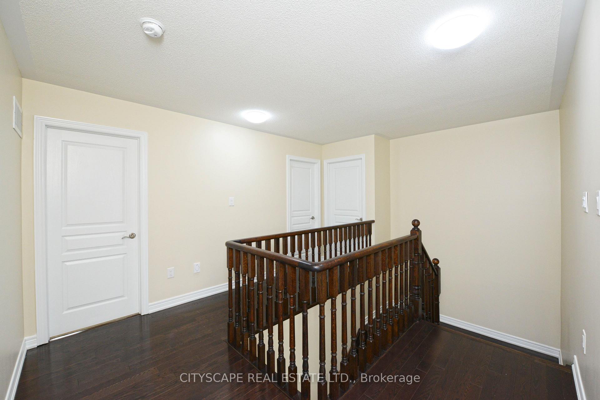 Photo 11 of 32 Fallmeadow Circle, Brampton, Credit Valley — HOMEH