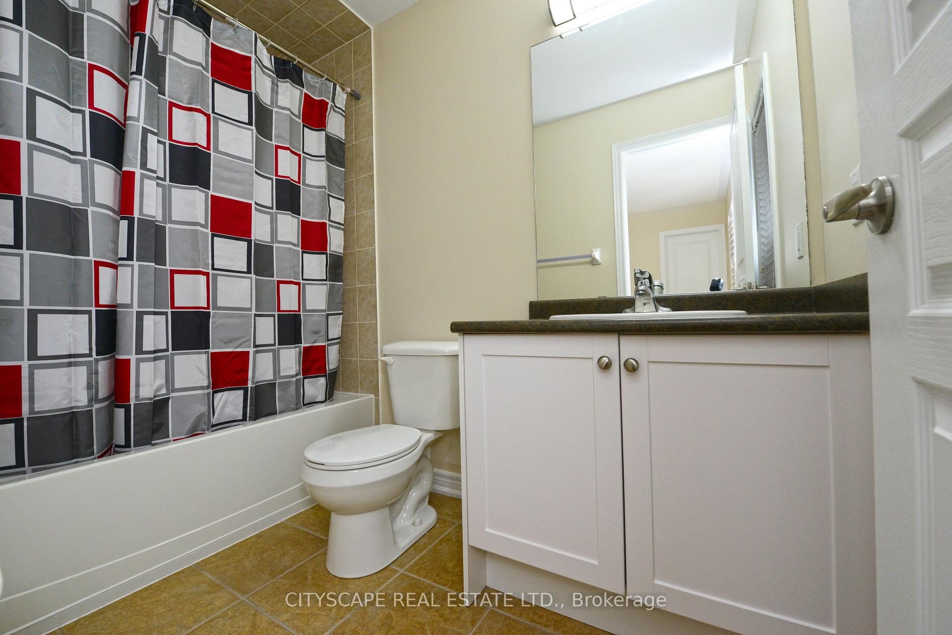 Photo 15 of 32 Fallmeadow Circle, Brampton, Credit Valley — HOMEH