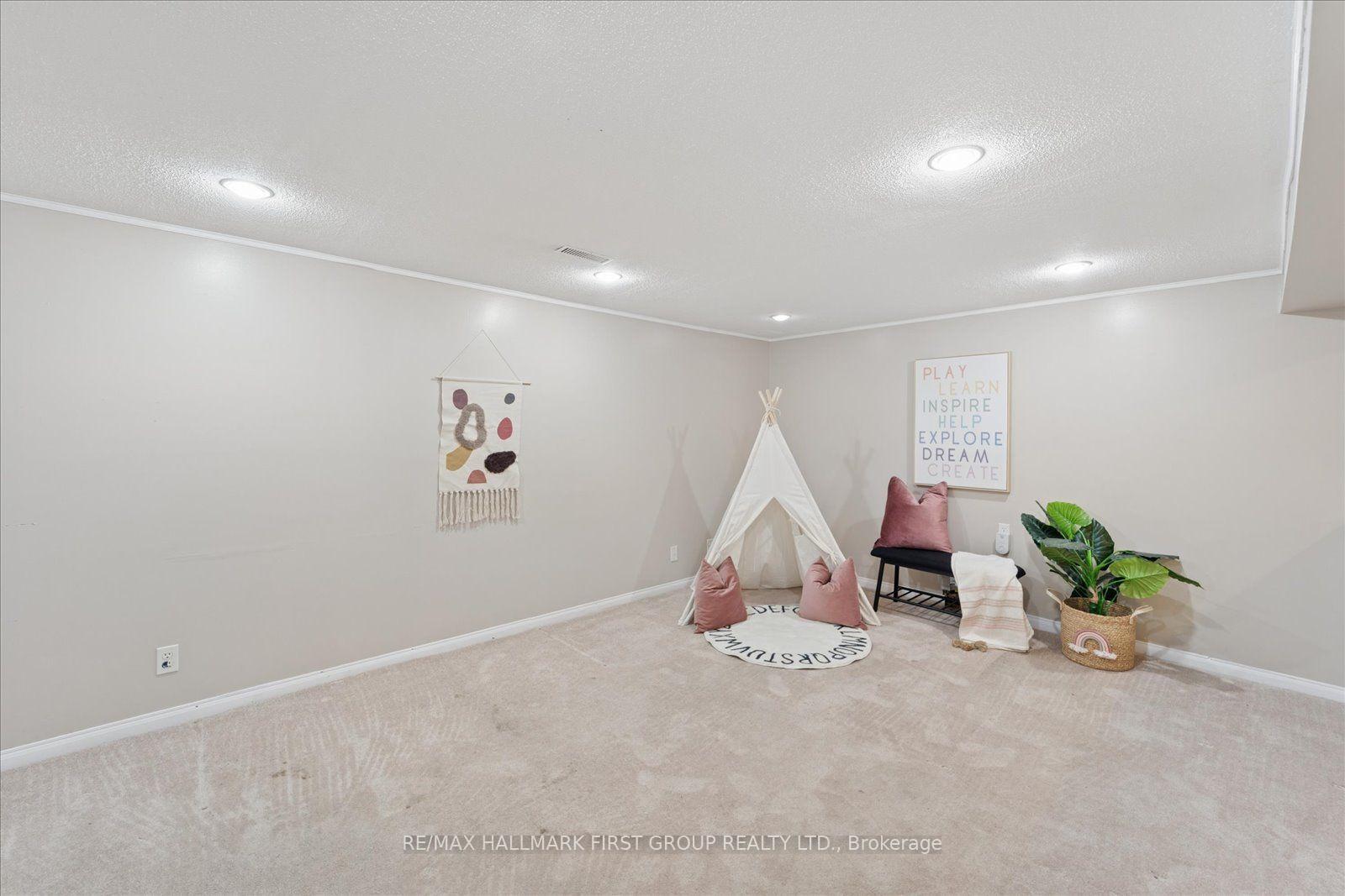 Photo 20 of 970 Timmins Gardens, Pickering, West Shore — HOMEH
