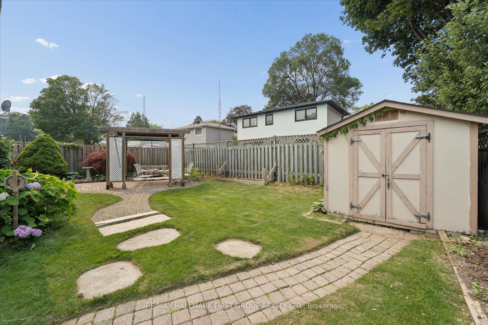 Photo 25 of 970 Timmins Gardens, Pickering, West Shore — HOMEH