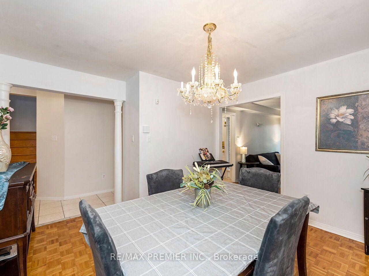 Photo 9 of 32 Stonebriar Drive, Vaughan, Maple — HOMEH