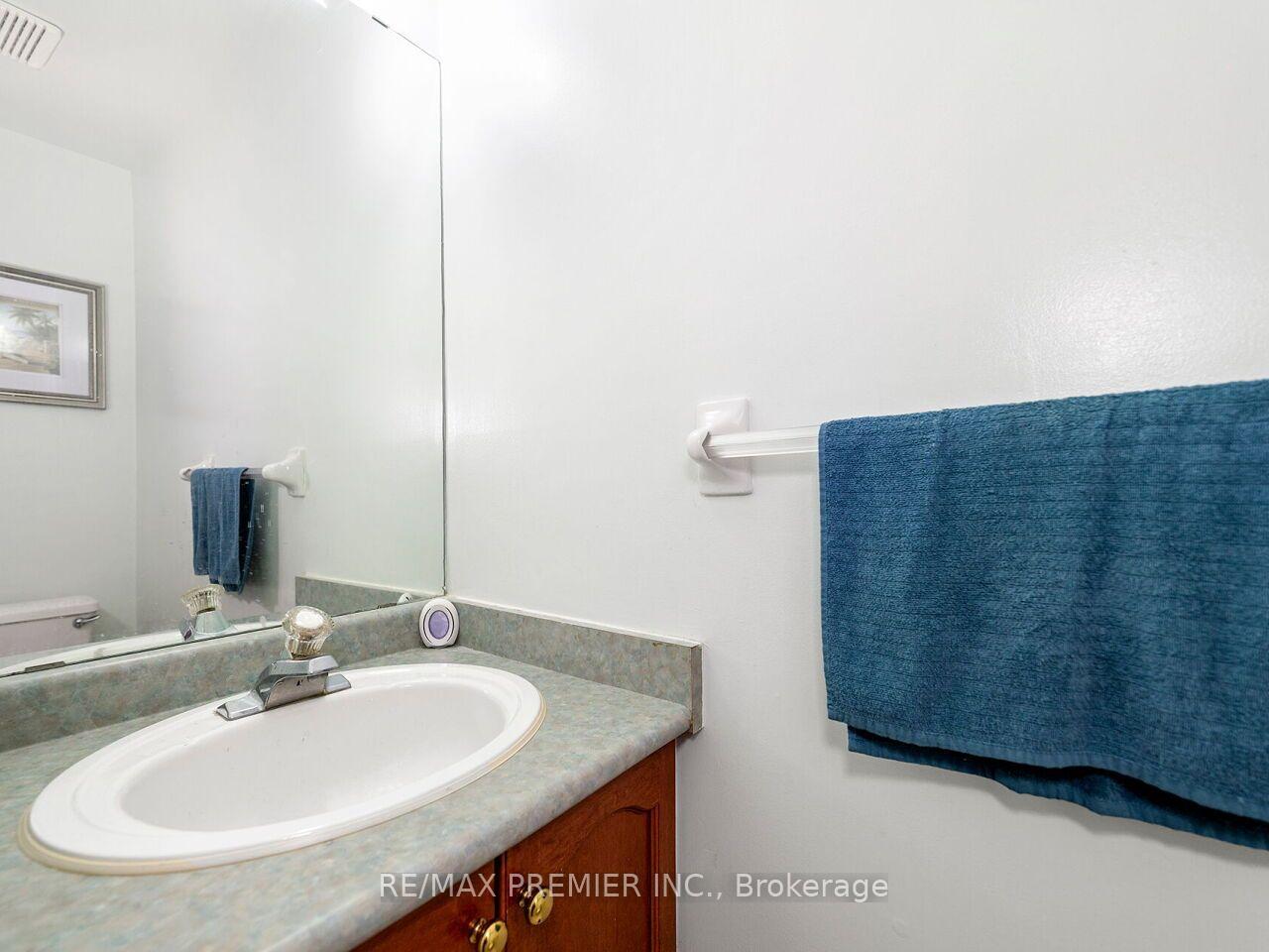 Photo 17 of 32 Stonebriar Drive, Vaughan, Maple — HOMEH
