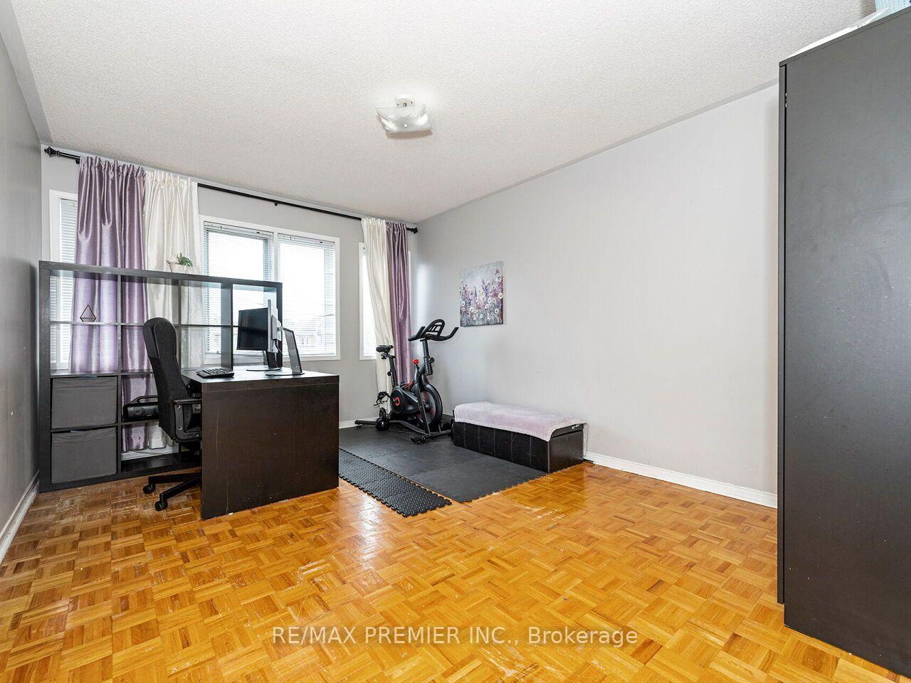 Photo 20 of 32 Stonebriar Drive, Vaughan, Maple — HOMEH