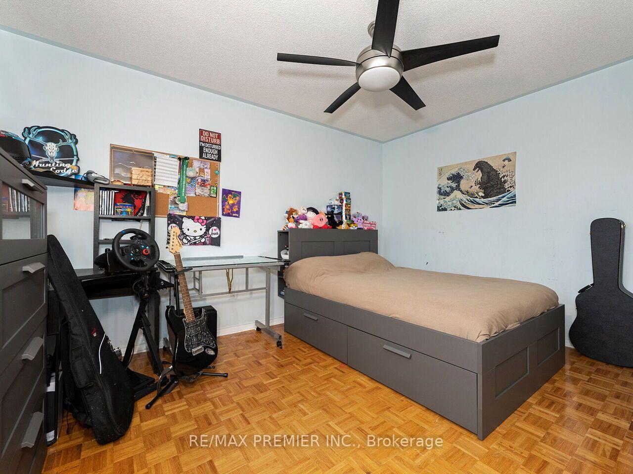 Photo 25 of 32 Stonebriar Drive, Vaughan, Maple — HOMEH