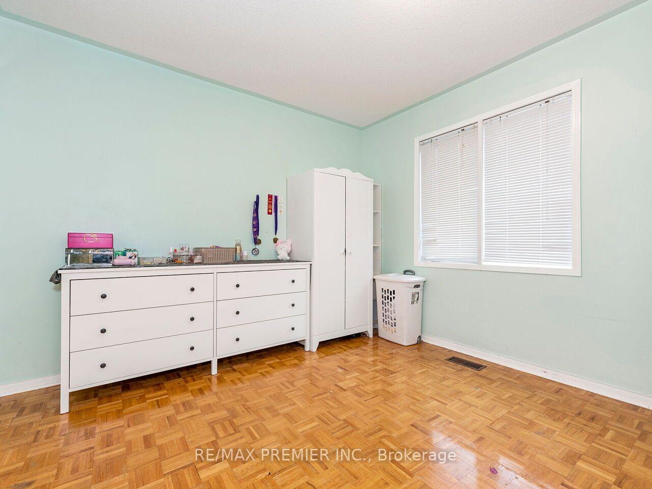 Photo 28 of 32 Stonebriar Drive, Vaughan, Maple — HOMEH