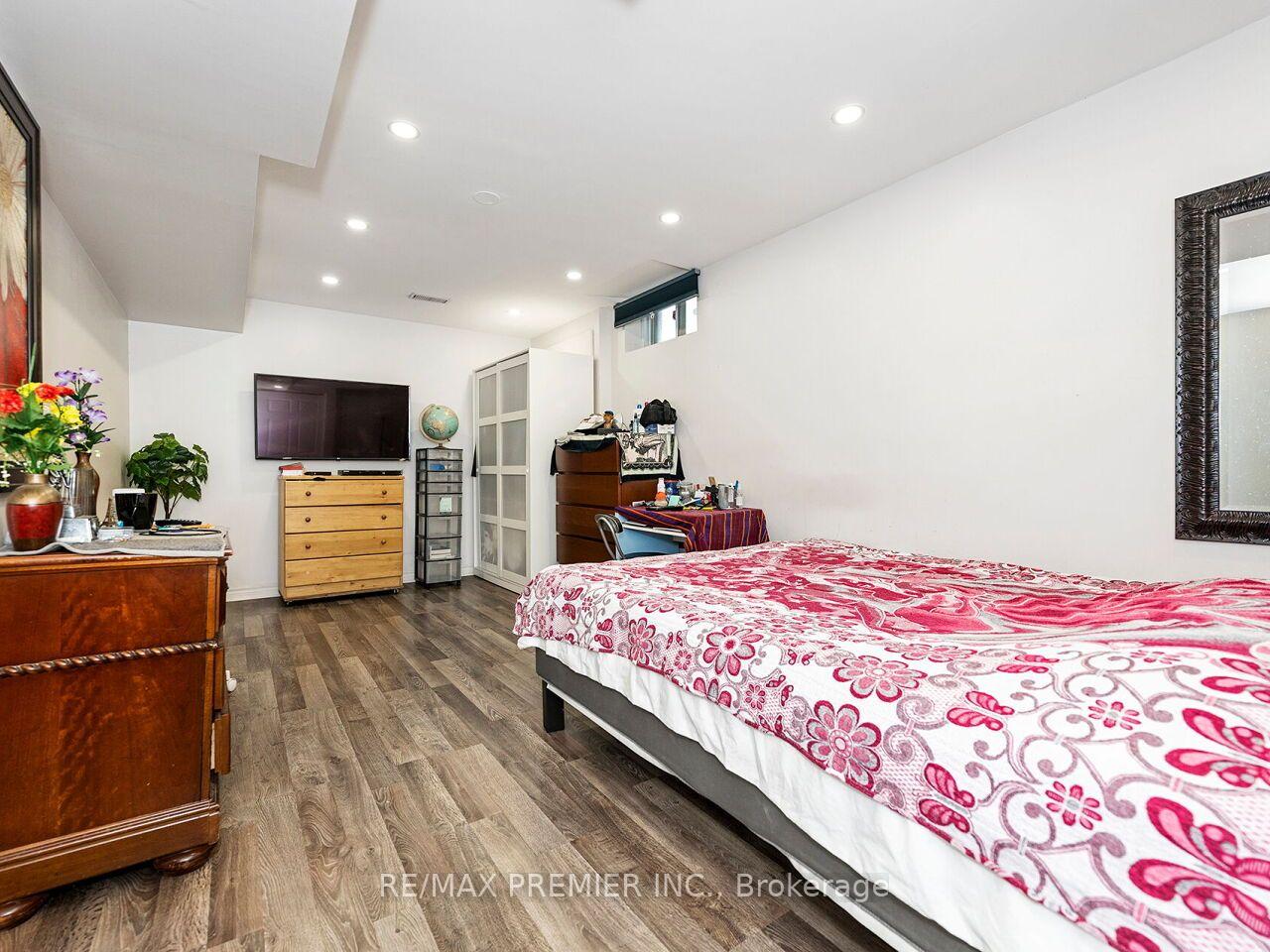 Photo 31 of 32 Stonebriar Drive, Vaughan, Maple — HOMEH
