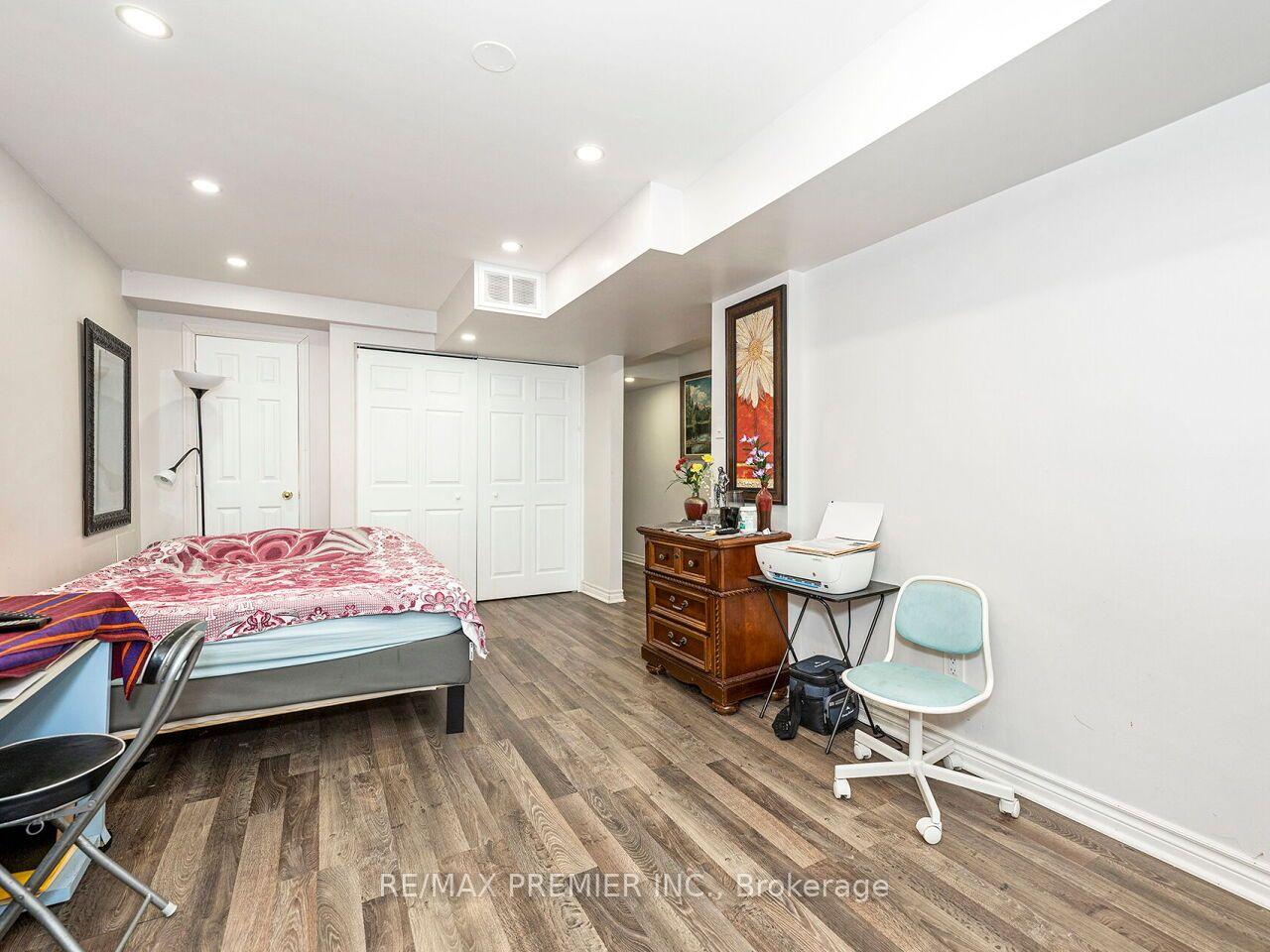 Photo 32 of 32 Stonebriar Drive, Vaughan, Maple — HOMEH