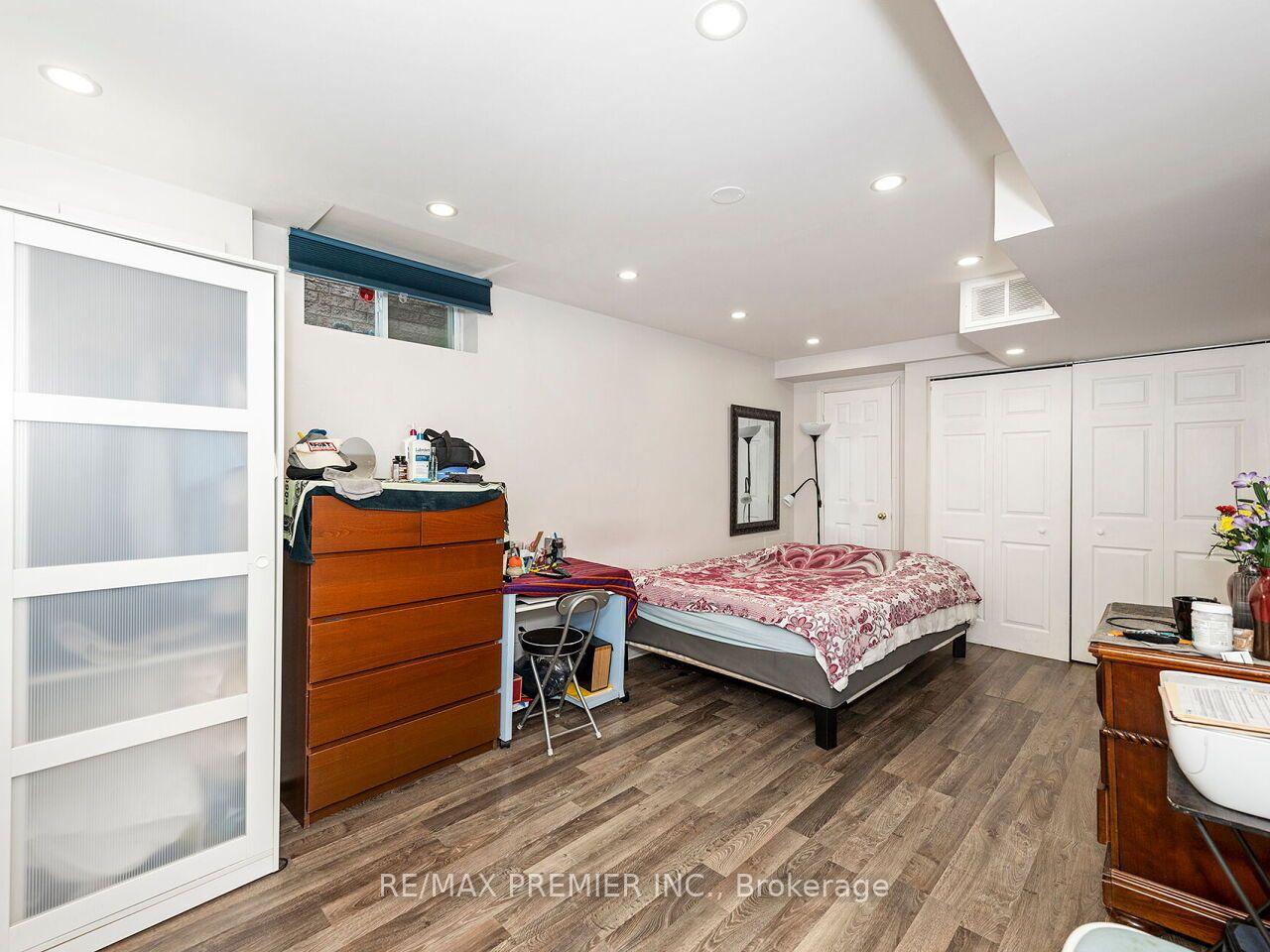 Photo 33 of 32 Stonebriar Drive, Vaughan, Maple — HOMEH