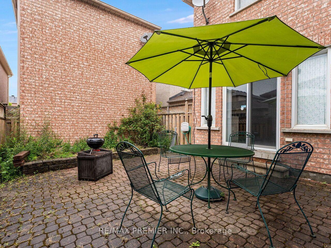 Photo 35 of 32 Stonebriar Drive, Vaughan, Maple — HOMEH