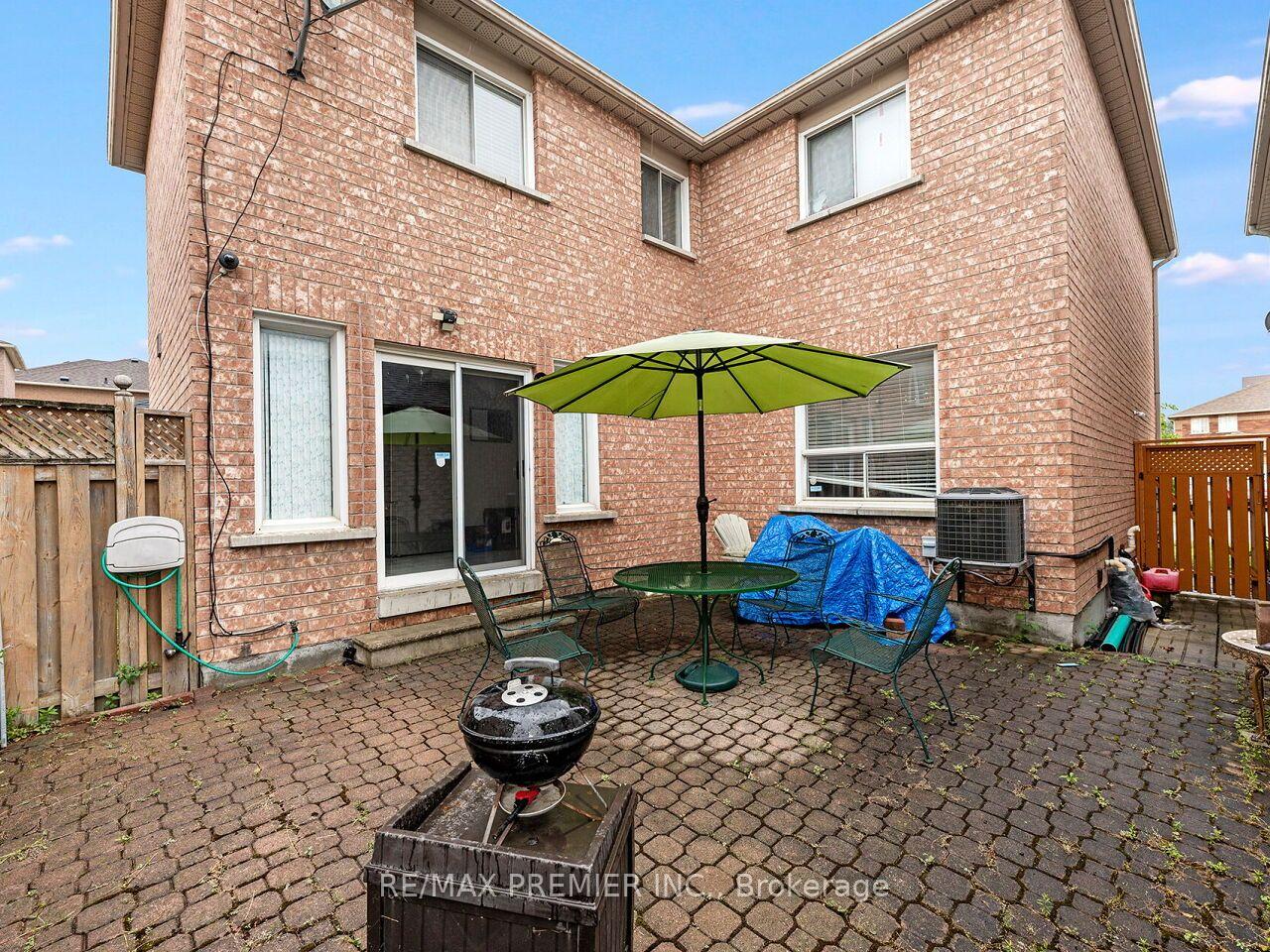 Photo 38 of 32 Stonebriar Drive, Vaughan, Maple — HOMEH