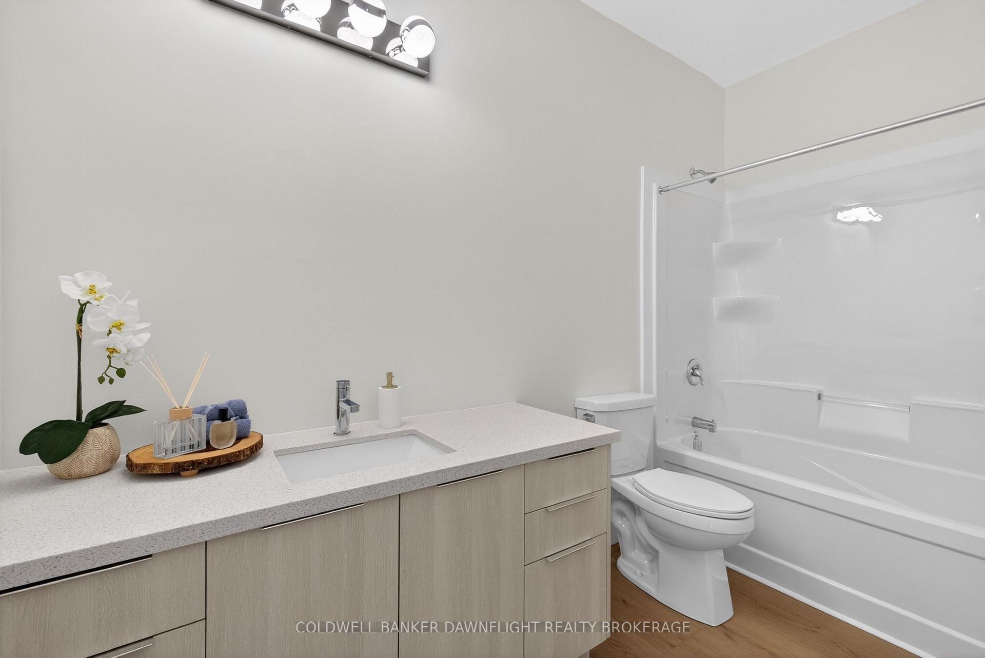 Photo 18 of 54 Moonlight Court, Central Huron, Clinton — HOMEH
