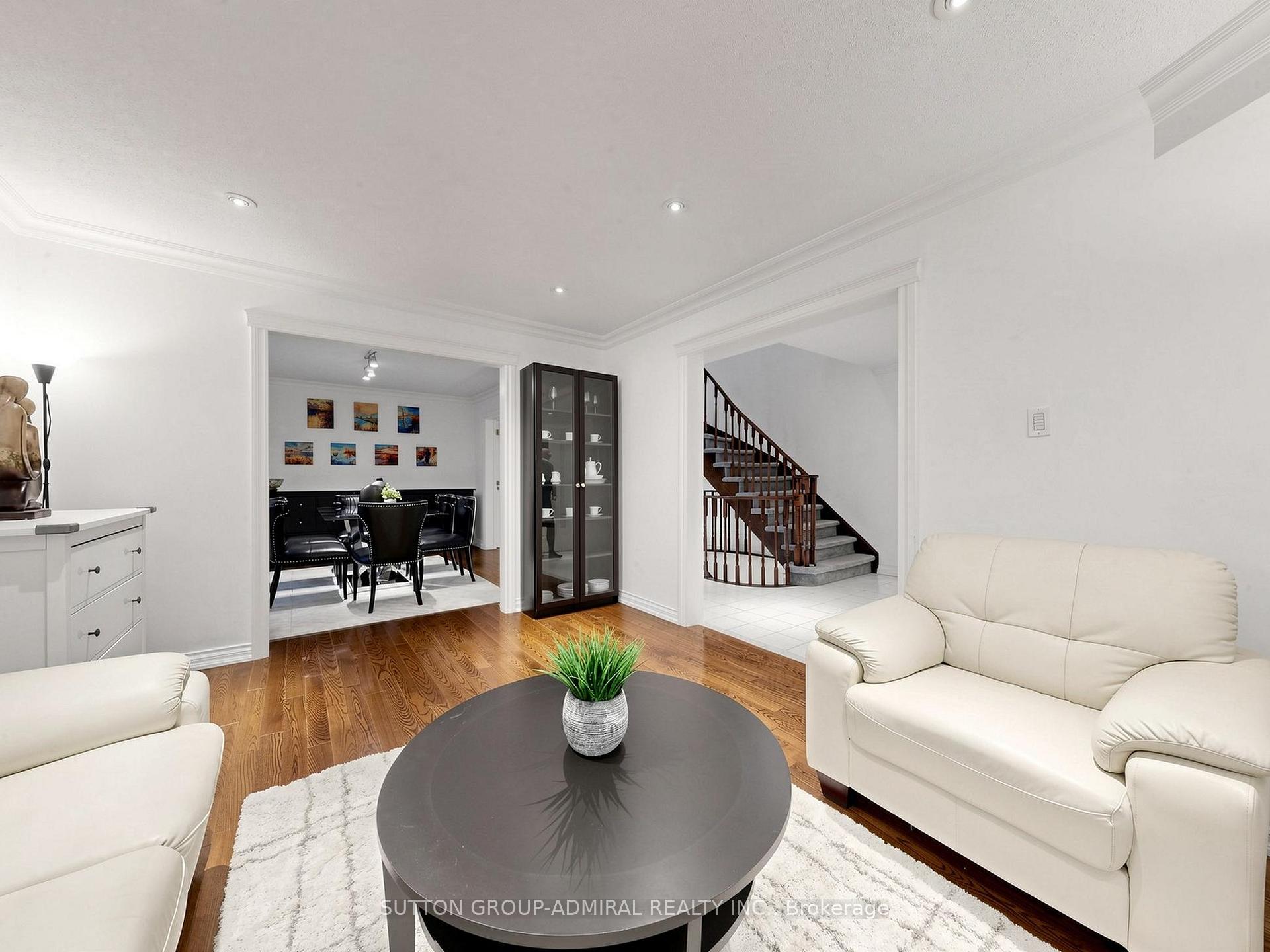 Photo 4 of 7 Cummings Court, Markham, Thornlea — HOMEH