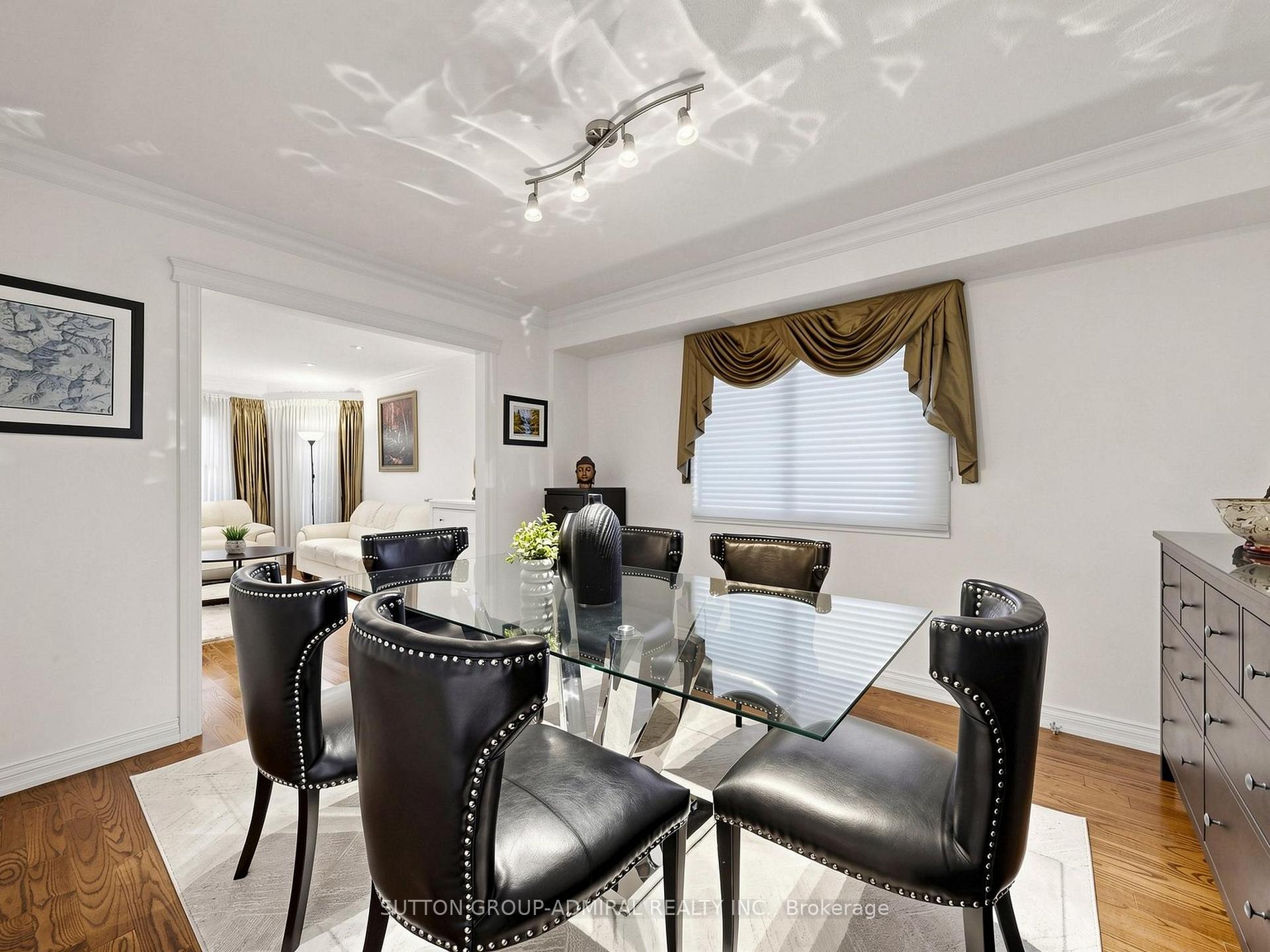 Photo 5 of 7 Cummings Court, Markham, Thornlea — HOMEH