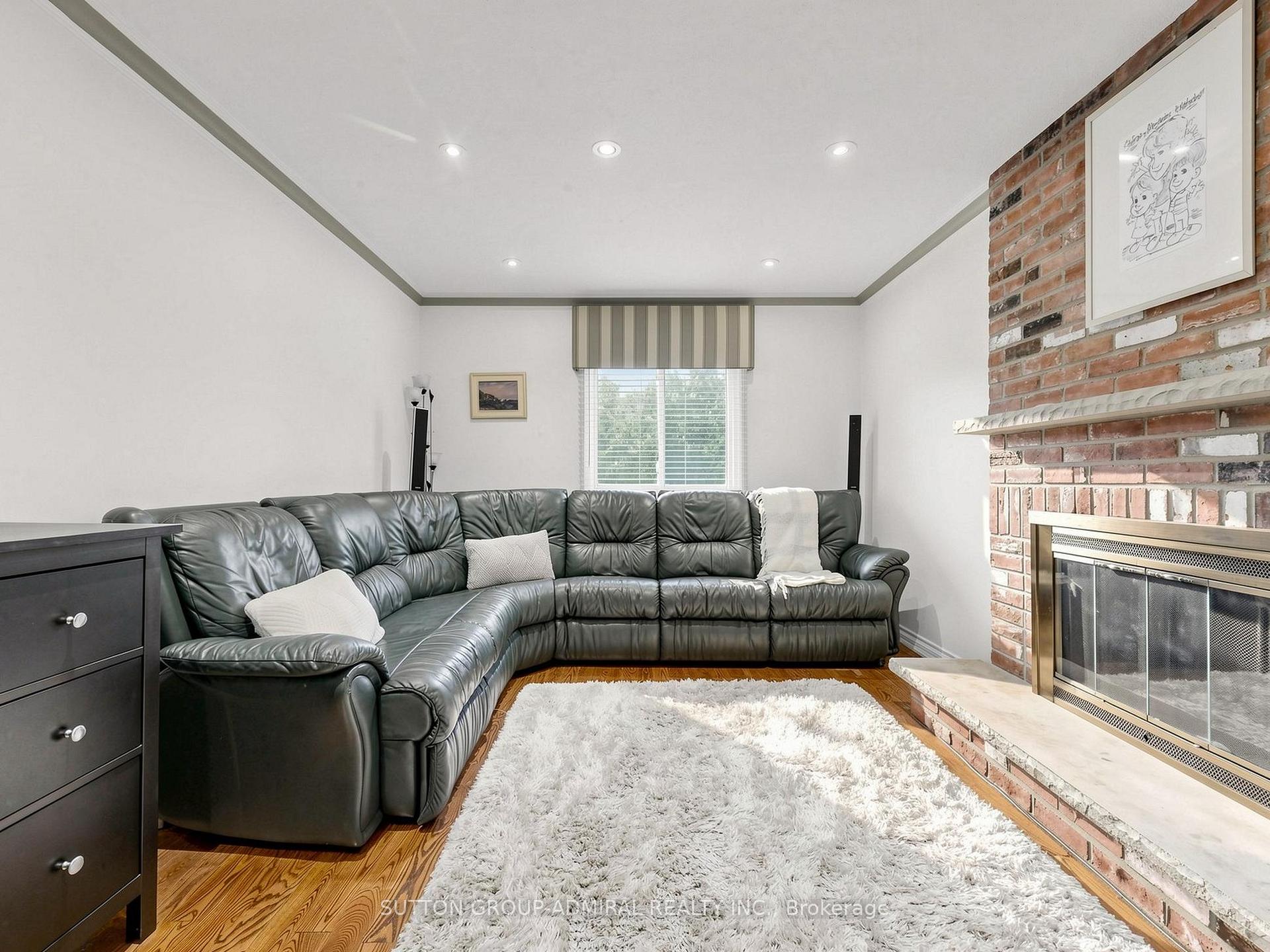 Photo 7 of 7 Cummings Court, Markham, Thornlea — HOMEH
