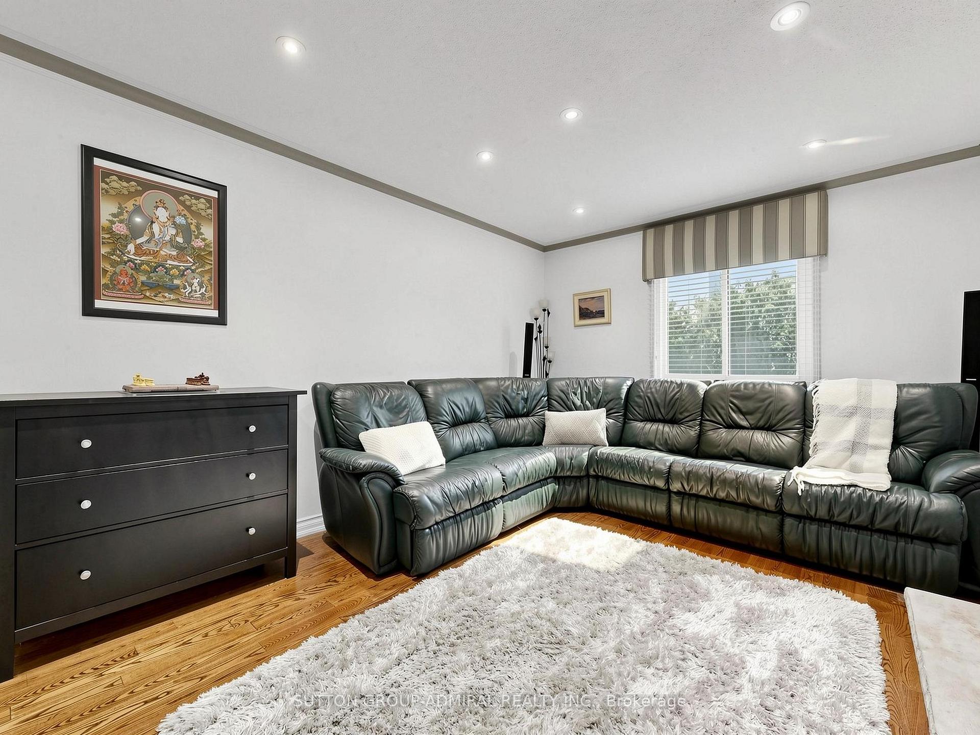 Photo 9 of 7 Cummings Court, Markham, Thornlea — HOMEH