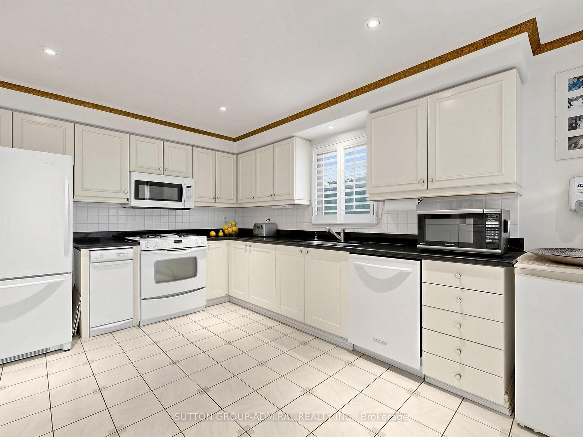 Photo 13 of 7 Cummings Court, Markham, Thornlea — HOMEH