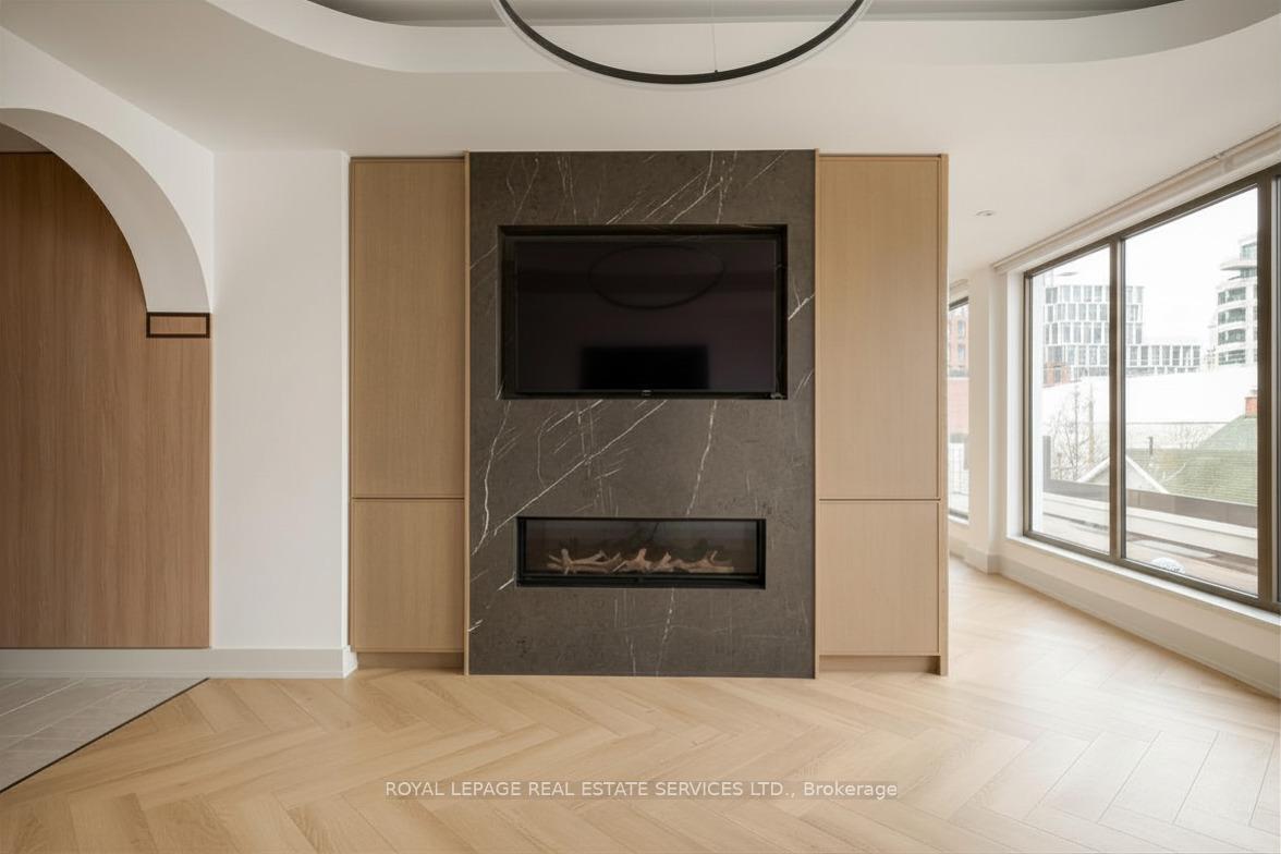 Photo 4 of Unit Fourth Level, 32 Rowanwood Avenue, Toronto, Rosedale-Moore Park — HOMEH