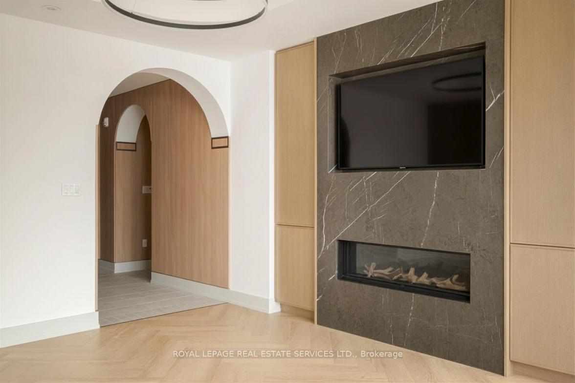 Photo 5 of Unit Fourth Level, 32 Rowanwood Avenue, Toronto, Rosedale-Moore Park — HOMEH