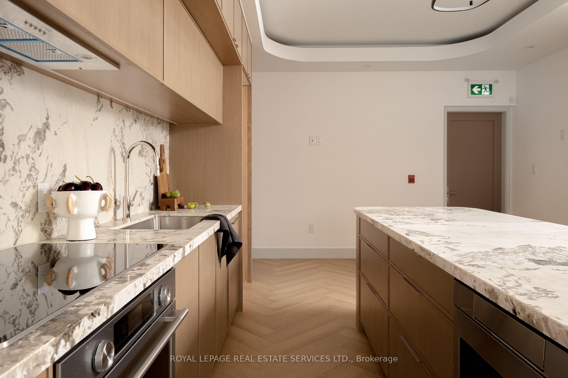 Photo 10 of Unit Fourth Level, 32 Rowanwood Avenue, Toronto, Rosedale-Moore Park — HOMEH