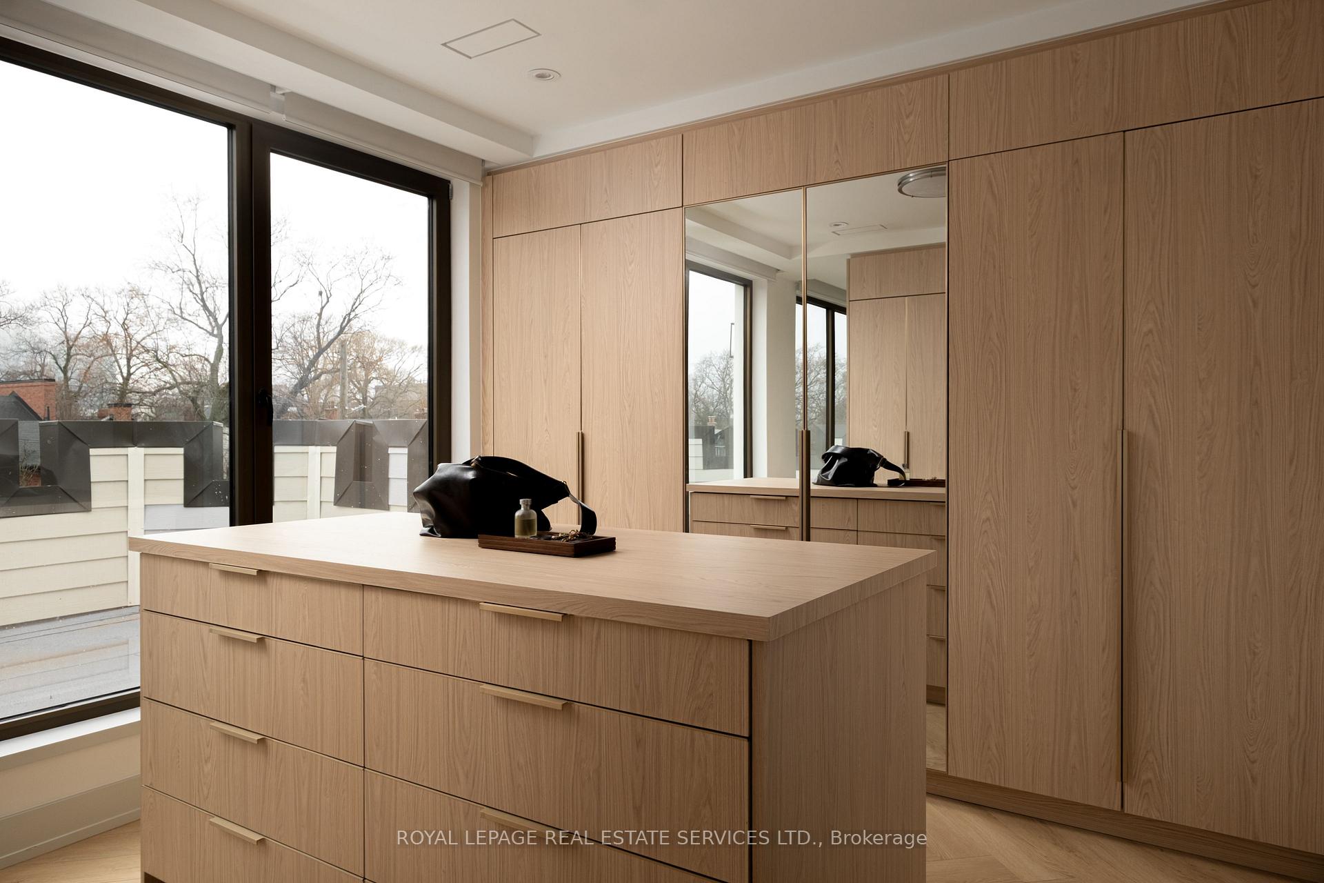 Photo 15 of Unit Fourth Level, 32 Rowanwood Avenue, Toronto, Rosedale-Moore Park — HOMEH