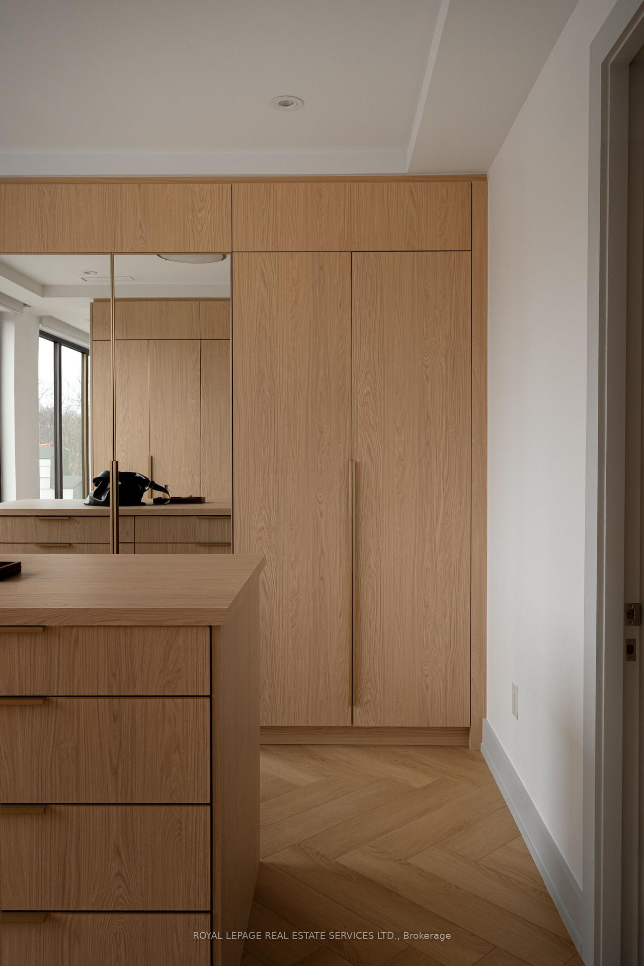 Photo 17 of Unit Fourth Level, 32 Rowanwood Avenue, Toronto, Rosedale-Moore Park — HOMEH