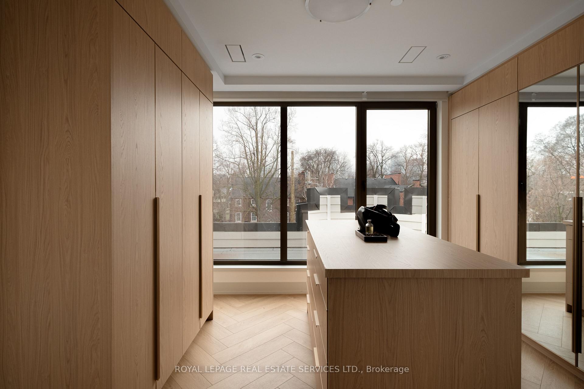 Photo 18 of Unit Fourth Level, 32 Rowanwood Avenue, Toronto, Rosedale-Moore Park — HOMEH
