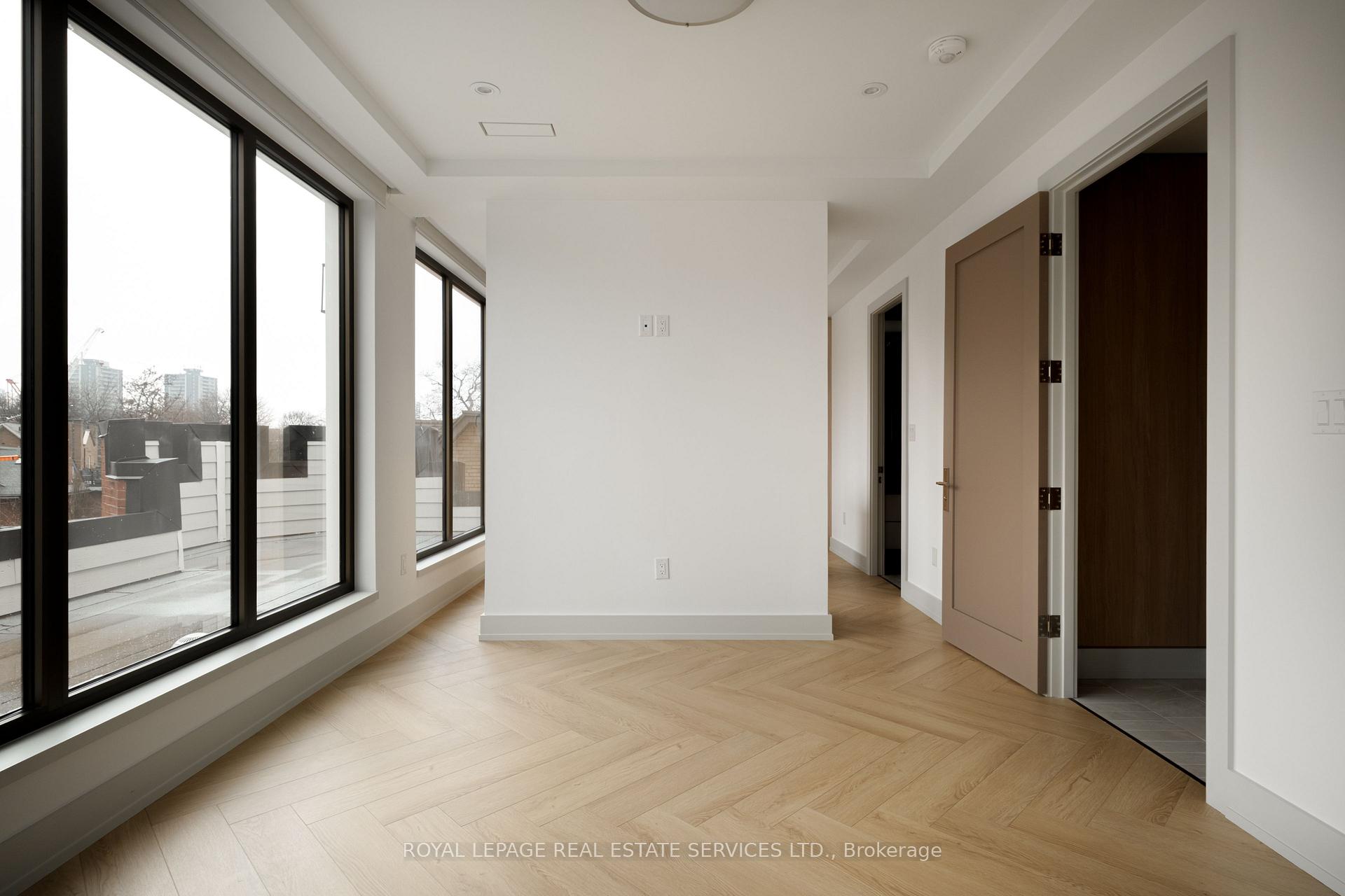 Photo 25 of Unit Fourth Level, 32 Rowanwood Avenue, Toronto, Rosedale-Moore Park — HOMEH
